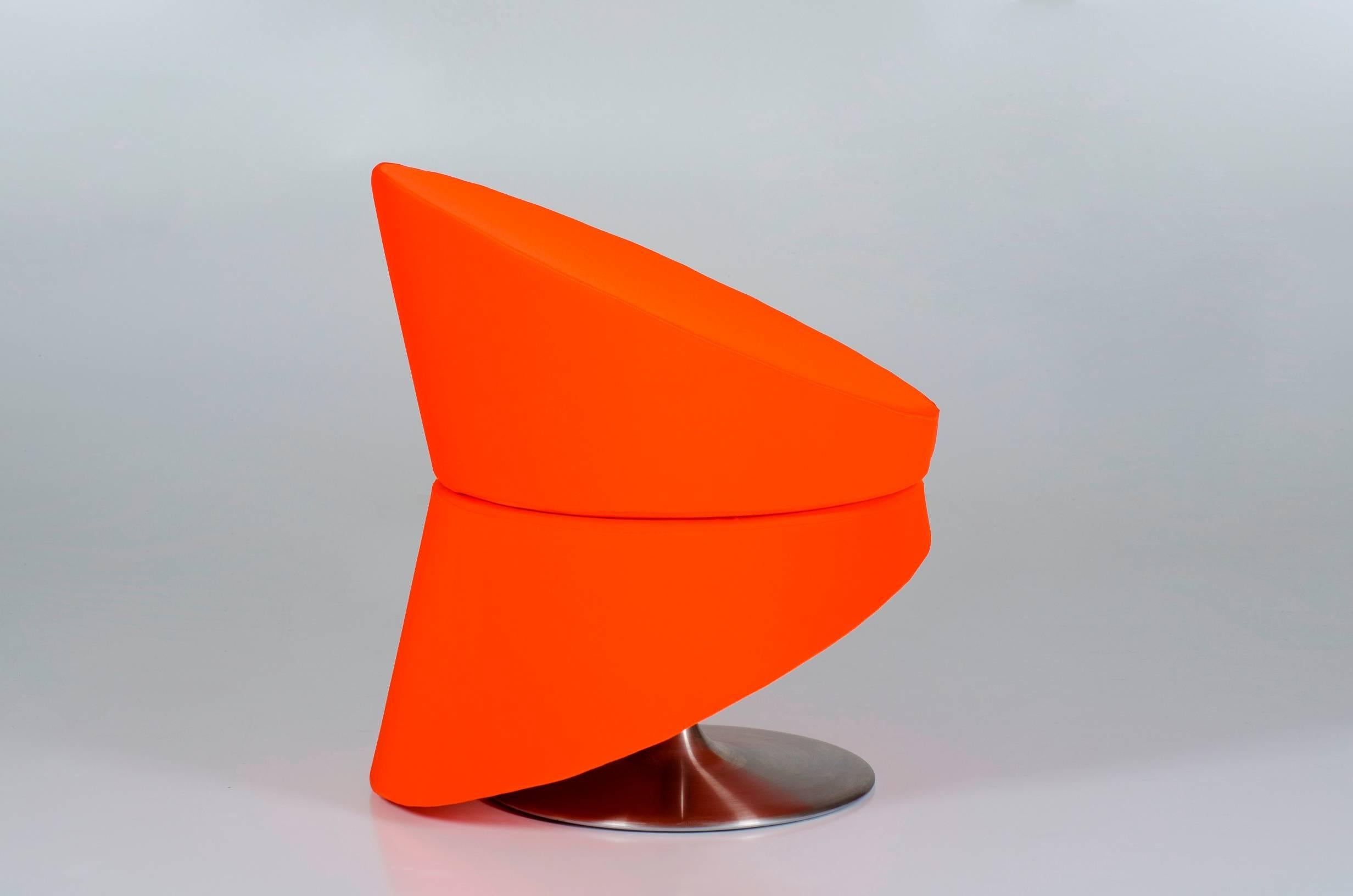 An ironic and fun poufs series. Every single seat reminds you of particular sensations and emotions. Unusual solid geometries for futurists rushes. An unexpected consistency and convenience for a rotating cone.
Handmade polyurethane body, steel