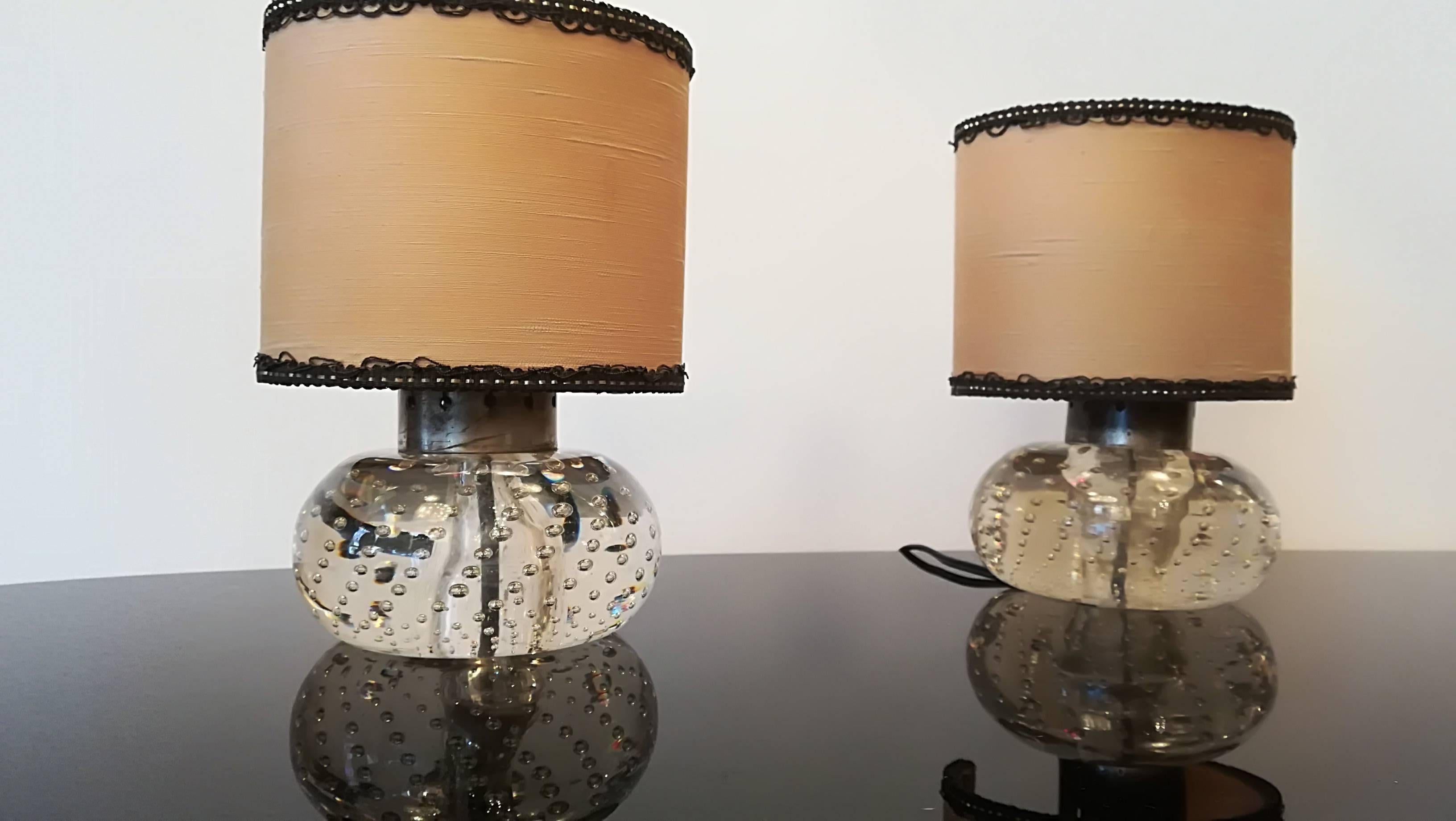 Pair of exclusive table lamp Murano, Barovier e Toso, 1940. Glass iridescent and brass, lampshade in fabric.