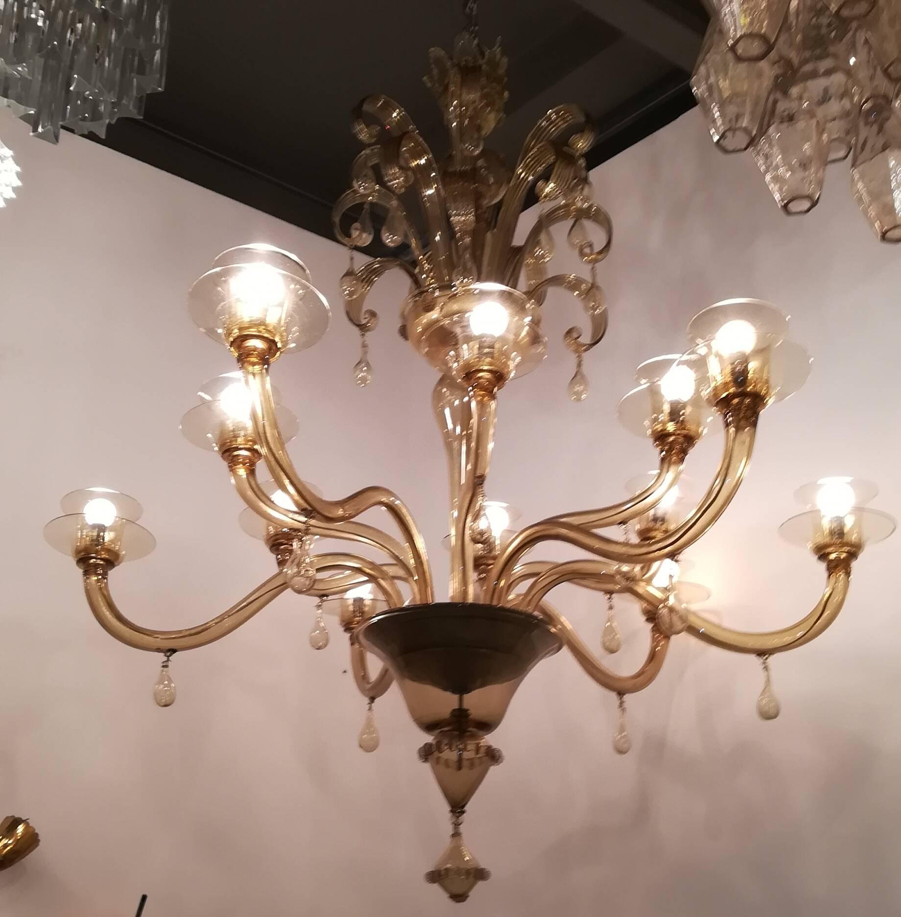 Exceptional chandelier Venini Murano glass 12 lights color Ambra.