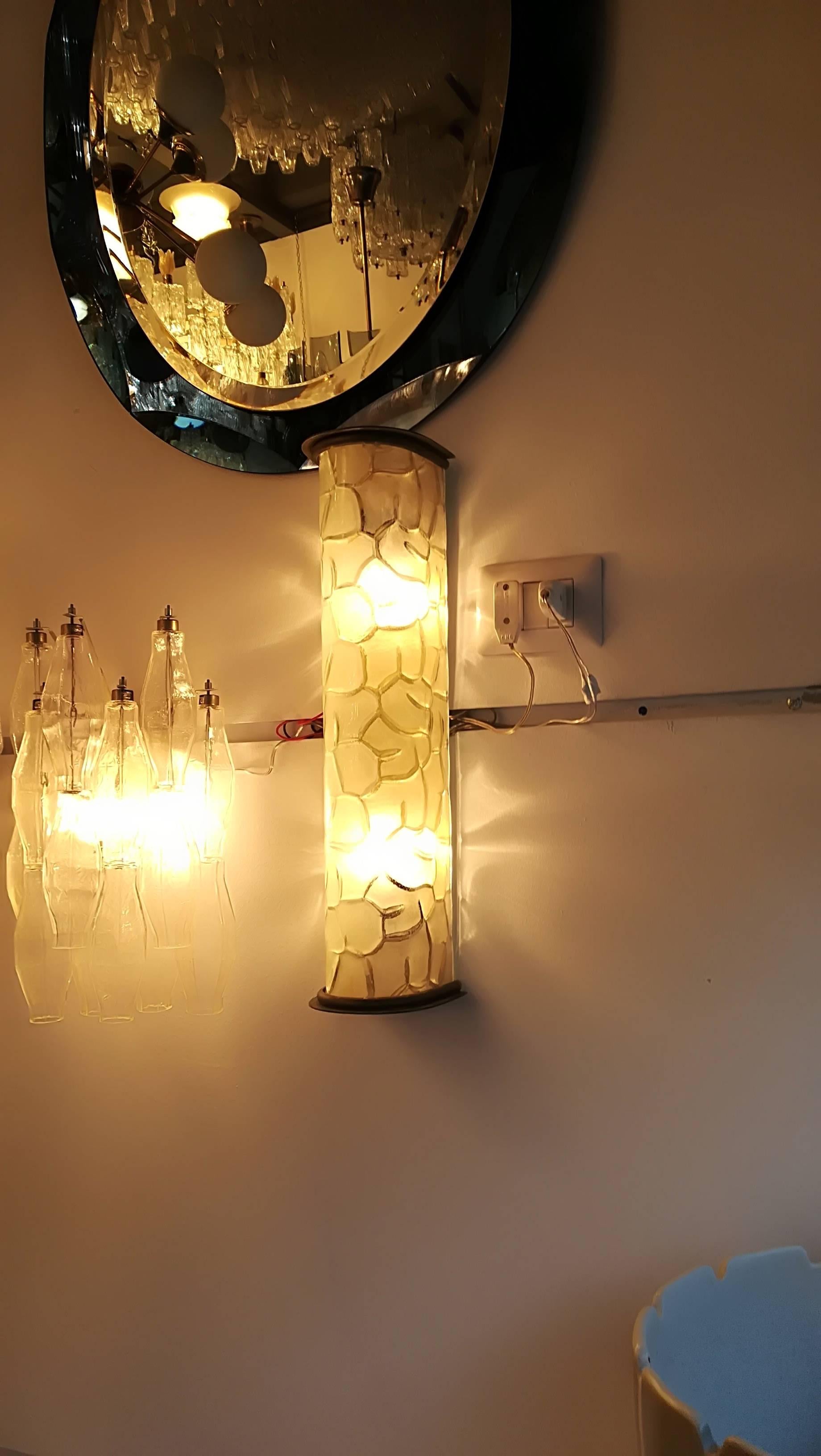 Coppia di sconsole in ottone e Cristal Arte, 1950. in vendita 1