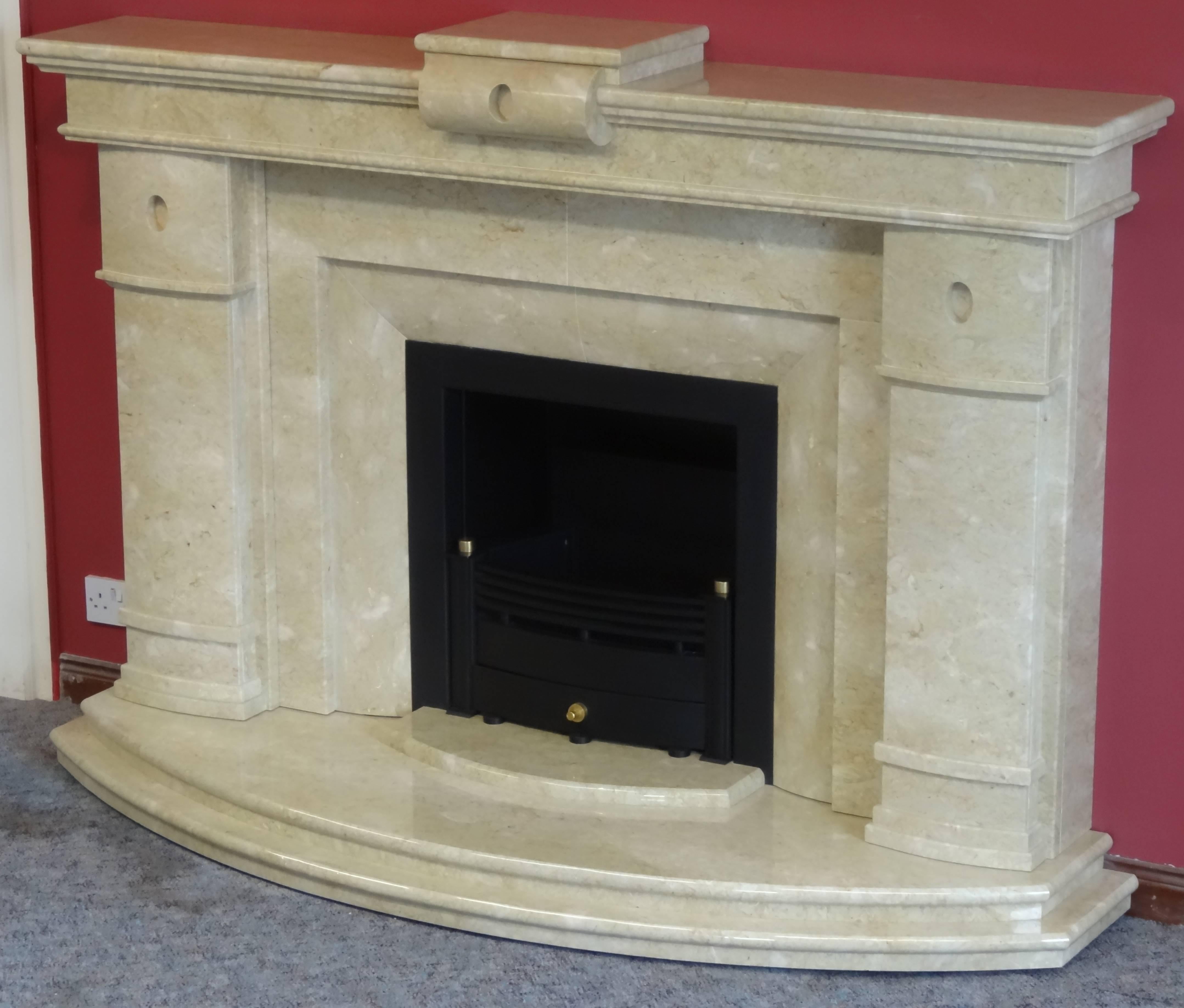 21st Century Polished Curved Marble Fireplace with Black Trim and Fire Basket In Excellent Condition For Sale In Lurgan, Northern Ireland
