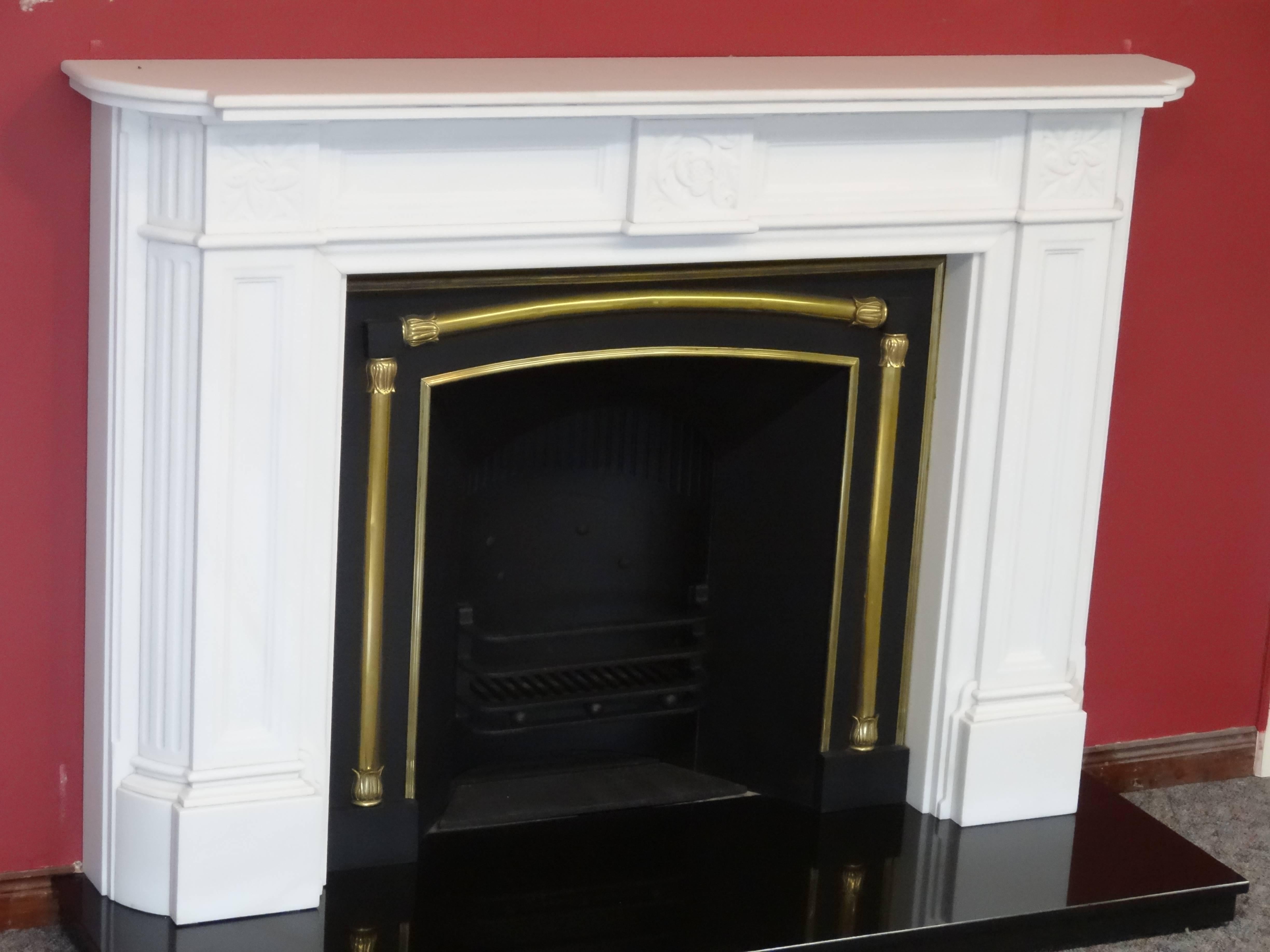 Victorian Style Carved White Marble Fireplace with Antique Victorian Fire Grate In Good Condition For Sale In Lurgan, Northern Ireland