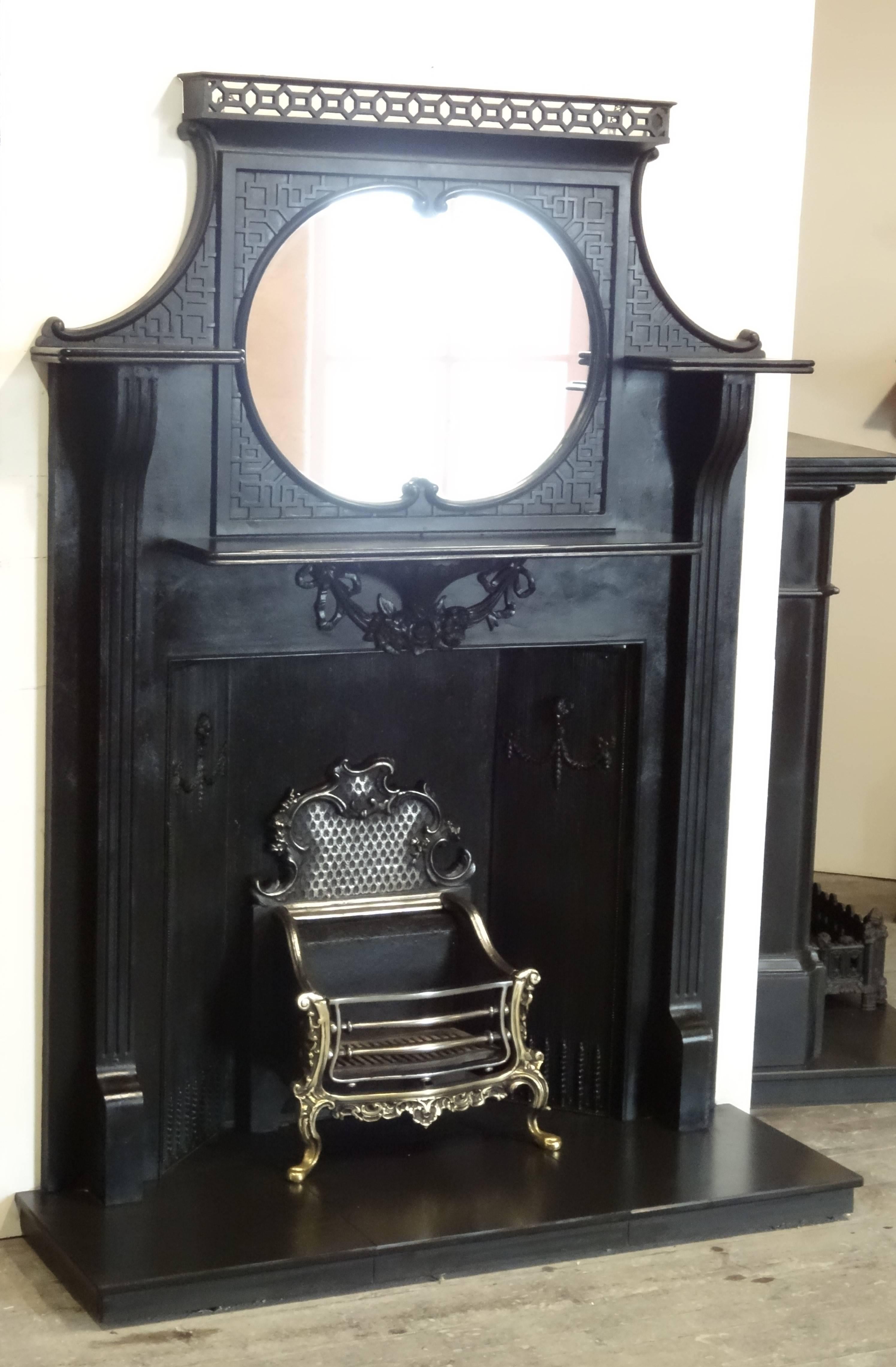 Early 20th Century Edwardian Cast Iron Fire Surround with Integral Overmantel In Good Condition For Sale In Lurgan, Northern Ireland