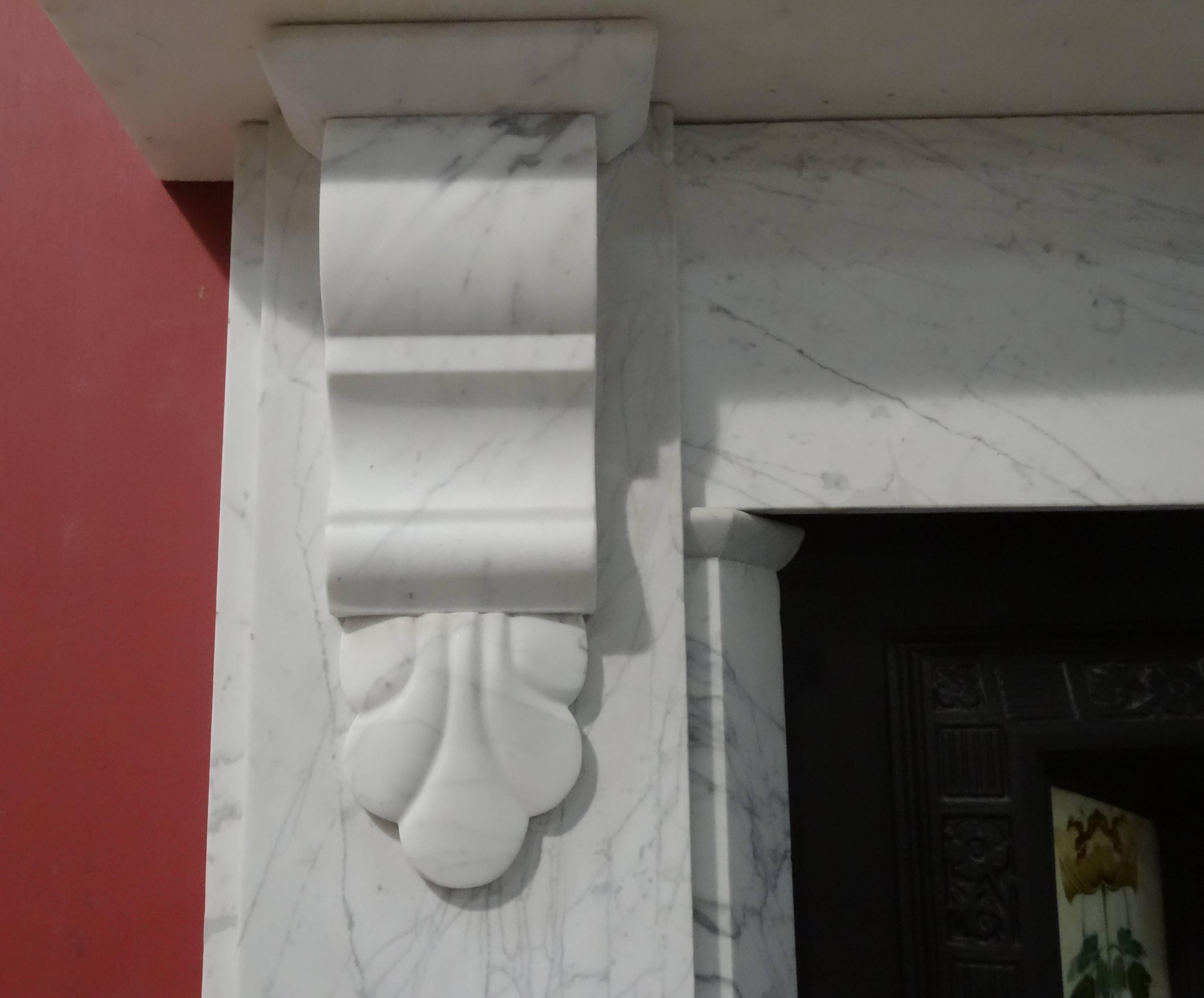 19th Century Victorian White Carrara Marble Fire Surround In Good Condition For Sale In Lurgan, Northern Ireland