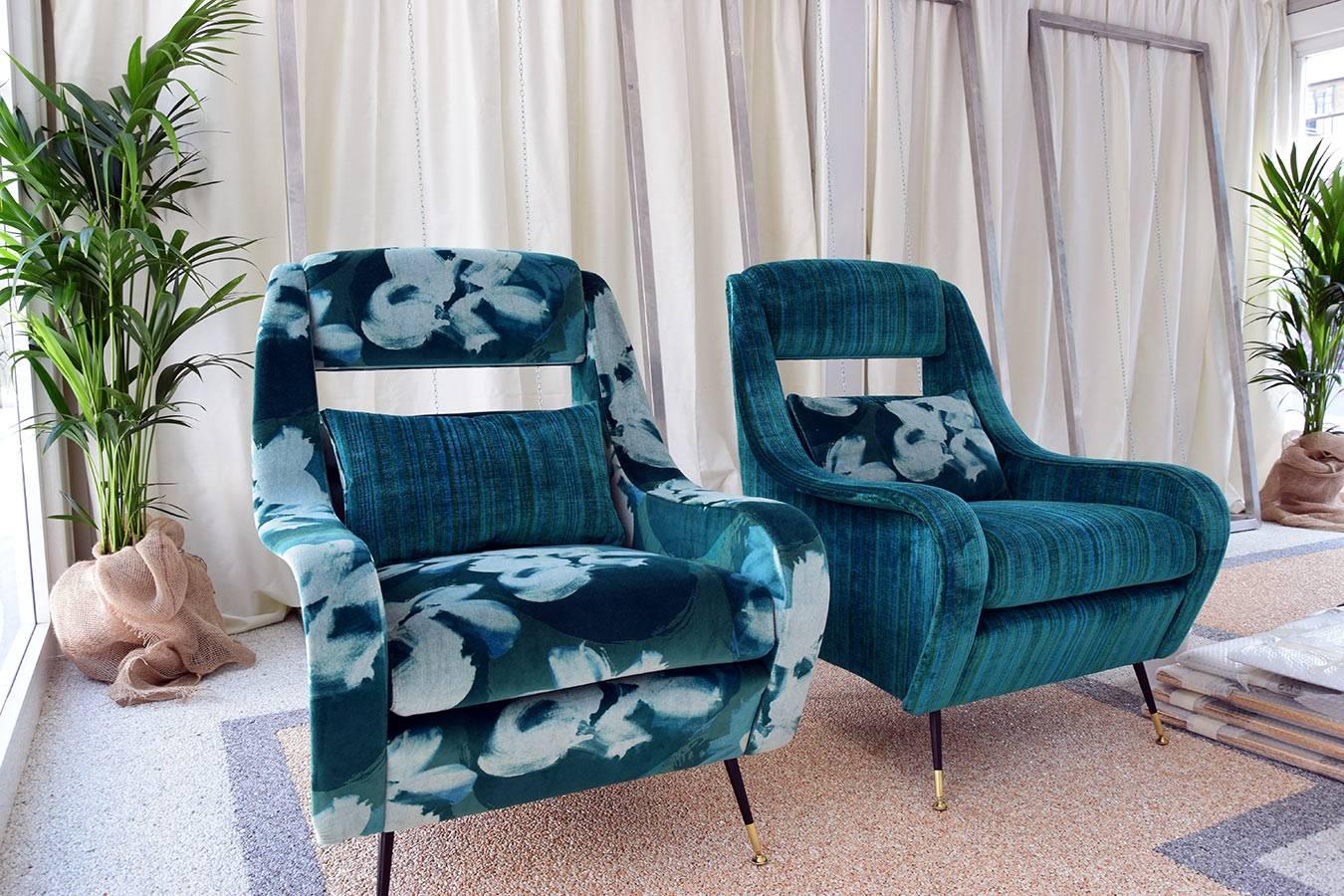 Inspired to 1950s and 1960s Italian design these armchairs have been re-designed in a contemporary style.
Thanks to its great comfort and small dimensions, Anita armchairs fit perfectly your living room, ensuring the Italian high-quality