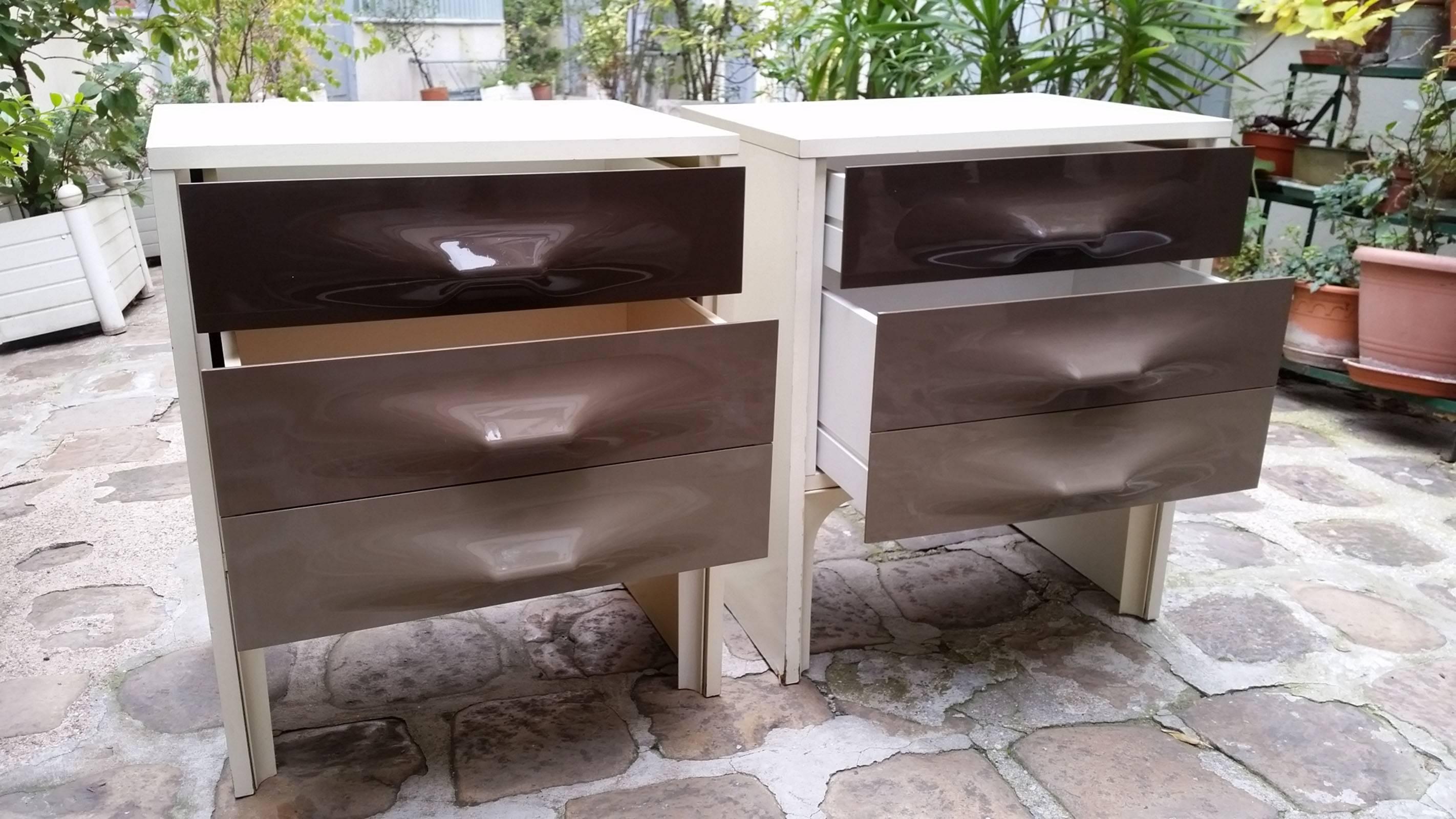 Raymond Loewy, Two Vintage Bedside Tables, circa 1970 4