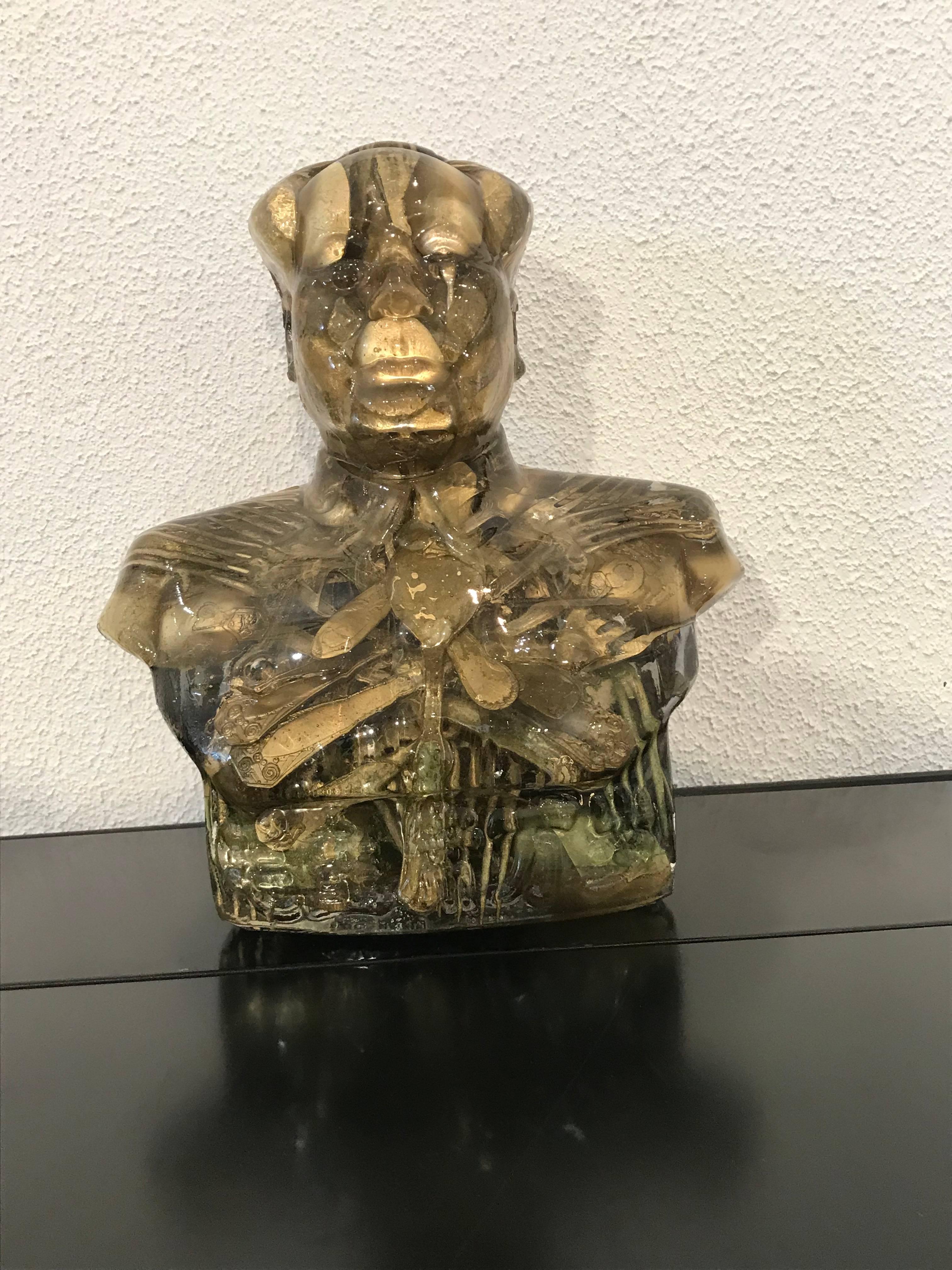 Exceptional bust of Mao by Alben.
Inclusion of antique cutlery.
Work signed underneath.
Material: Resin and metal cutlery.