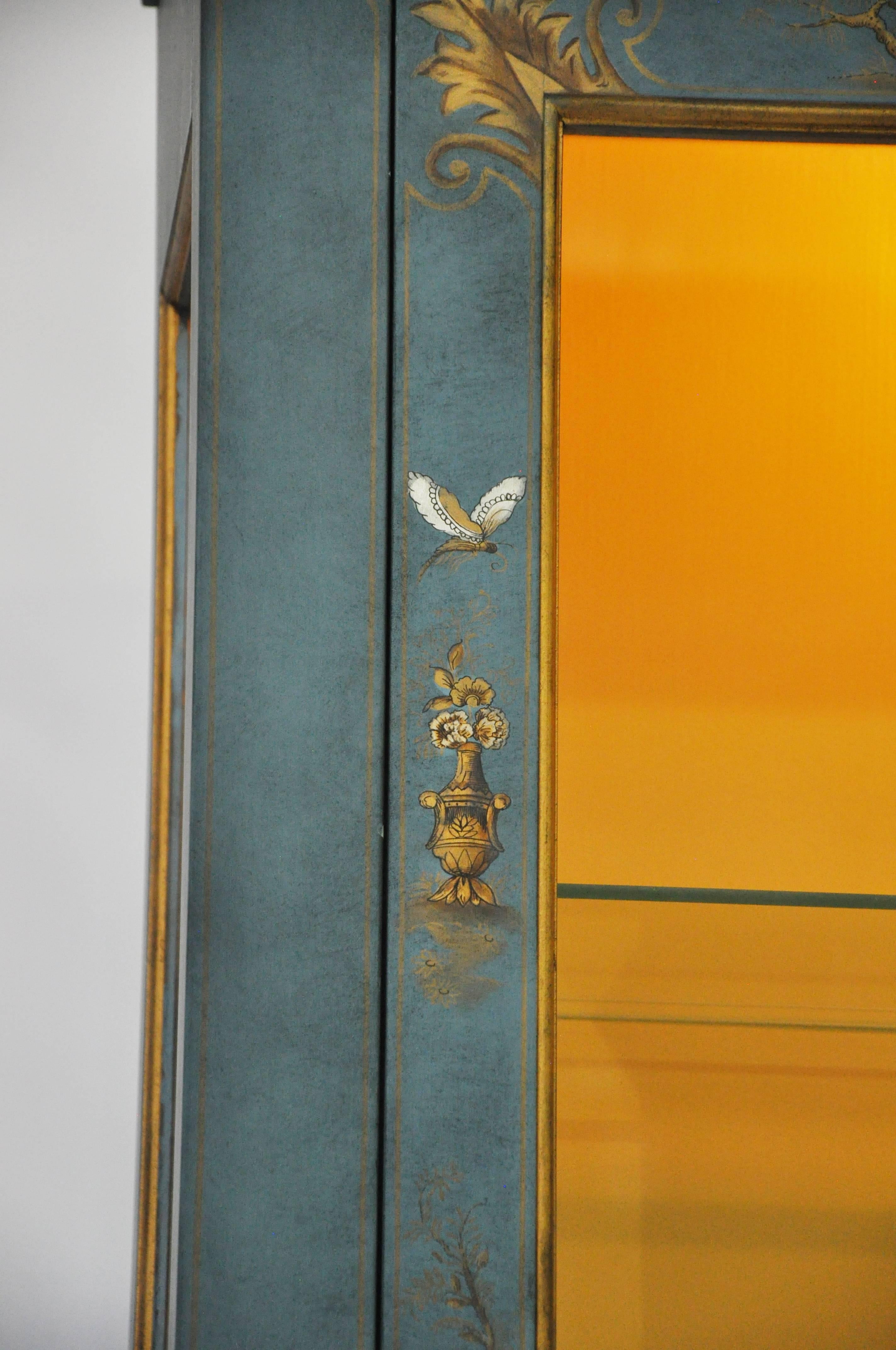 Illuminated Display Cabinet with Hand-Painted Chinoiserie Motifs 2