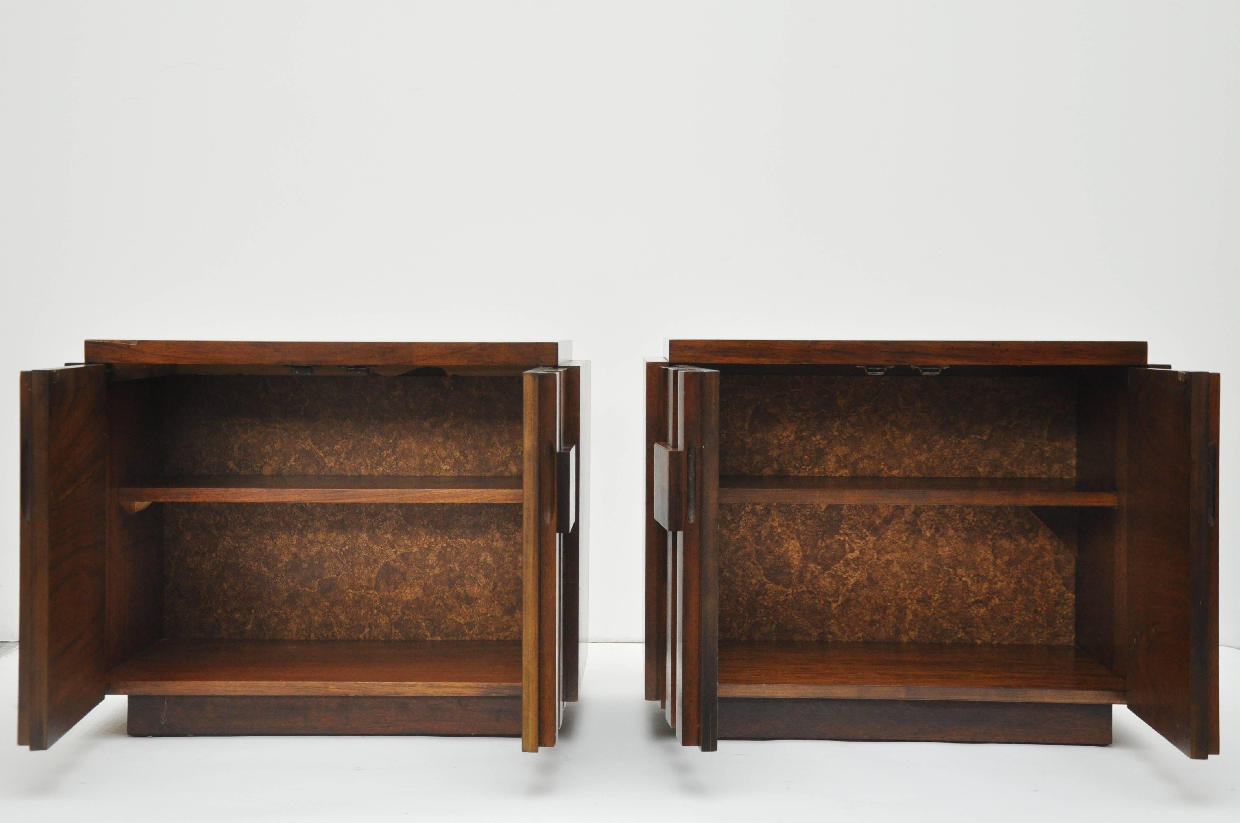 Mid-Century Modern Brutalist style walnut nightstands by Lane after Paul Evans. Bedside tables are walnut.