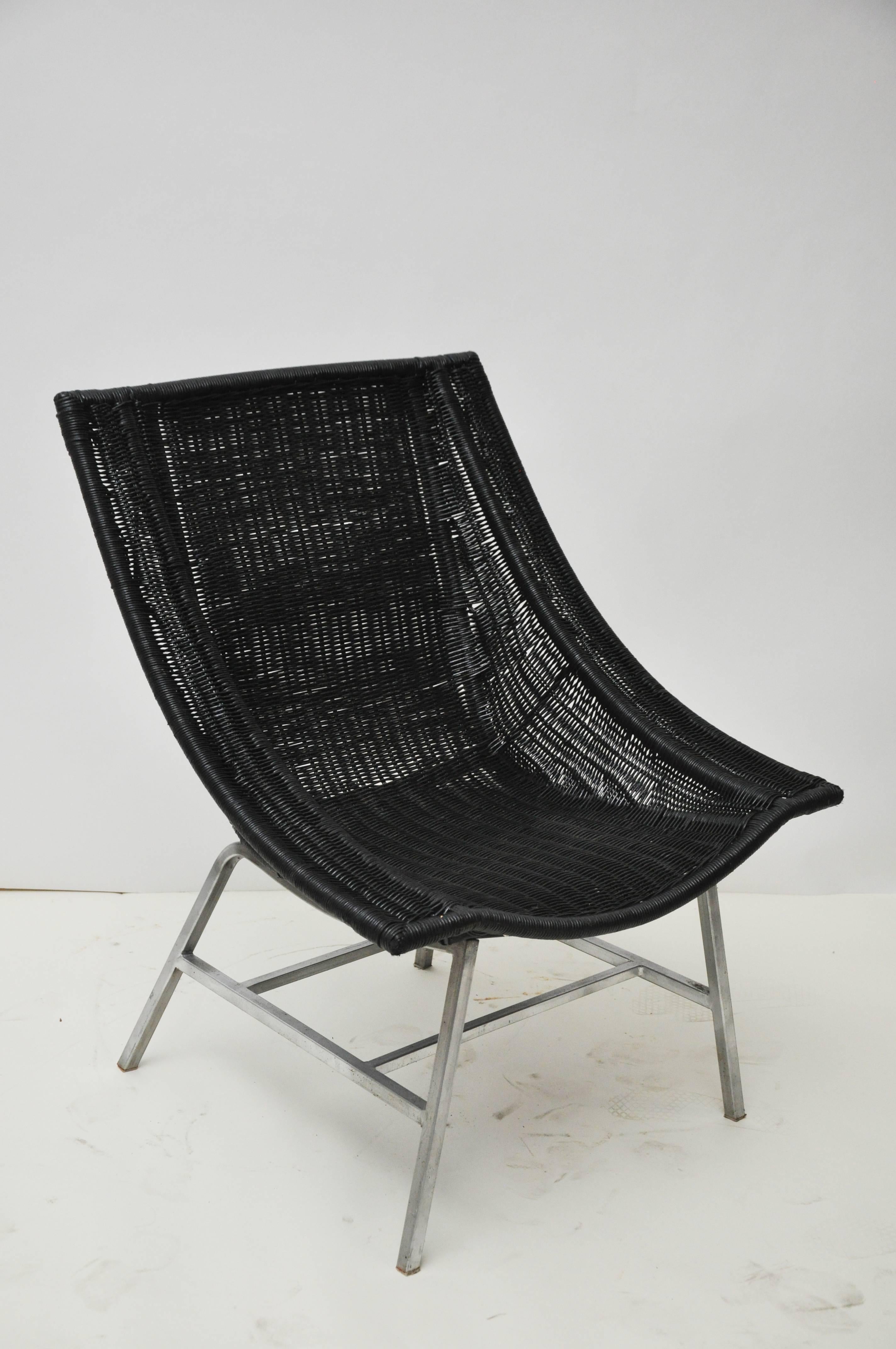 Woven Mid-Century Modern Wicker Chair For Sale