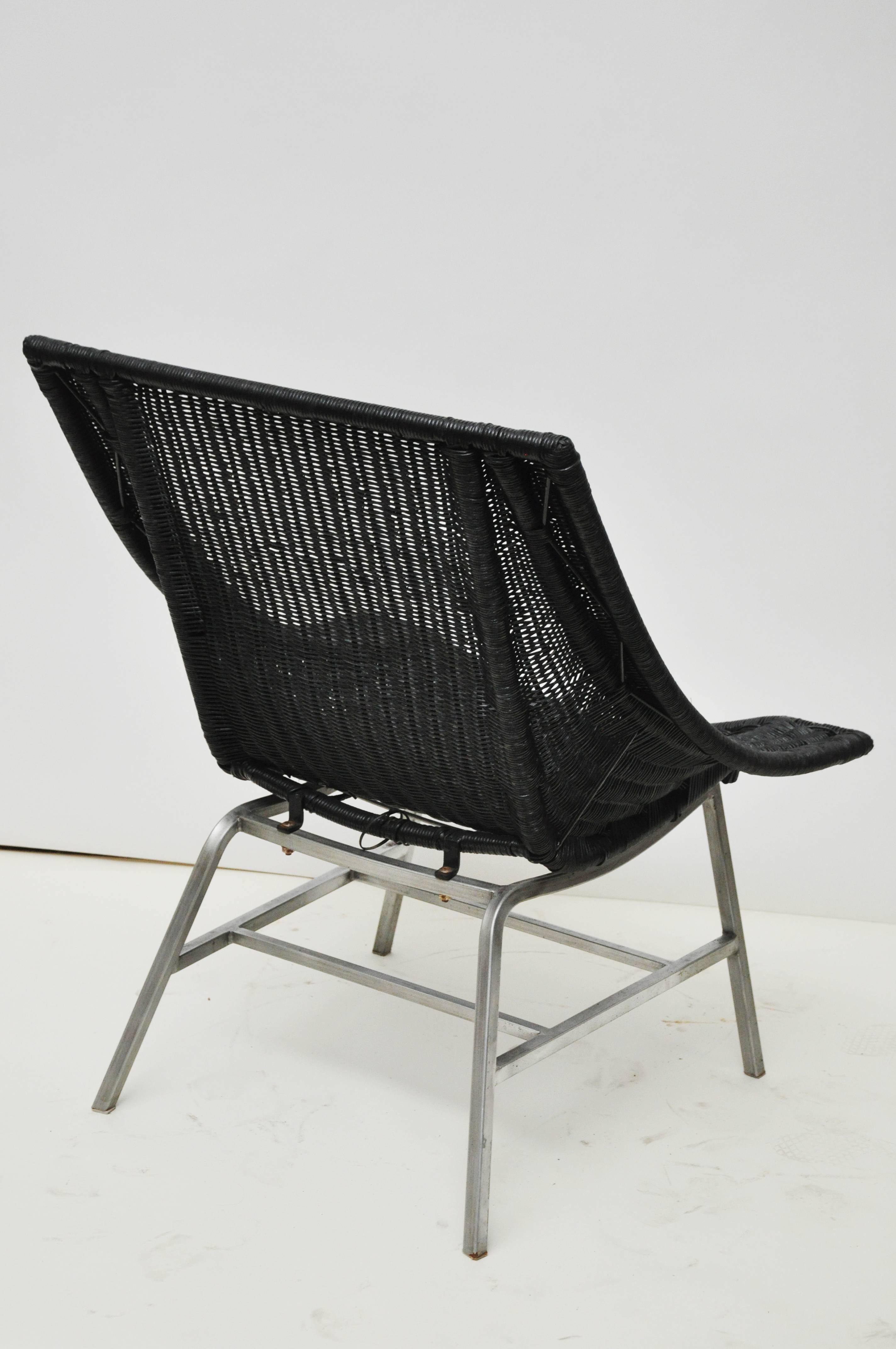 20th Century Mid-Century Modern Wicker Chair For Sale
