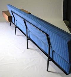 Combinación de sofá y mesa auxiliar de mediados de siglo diseñada por Florence Knoll