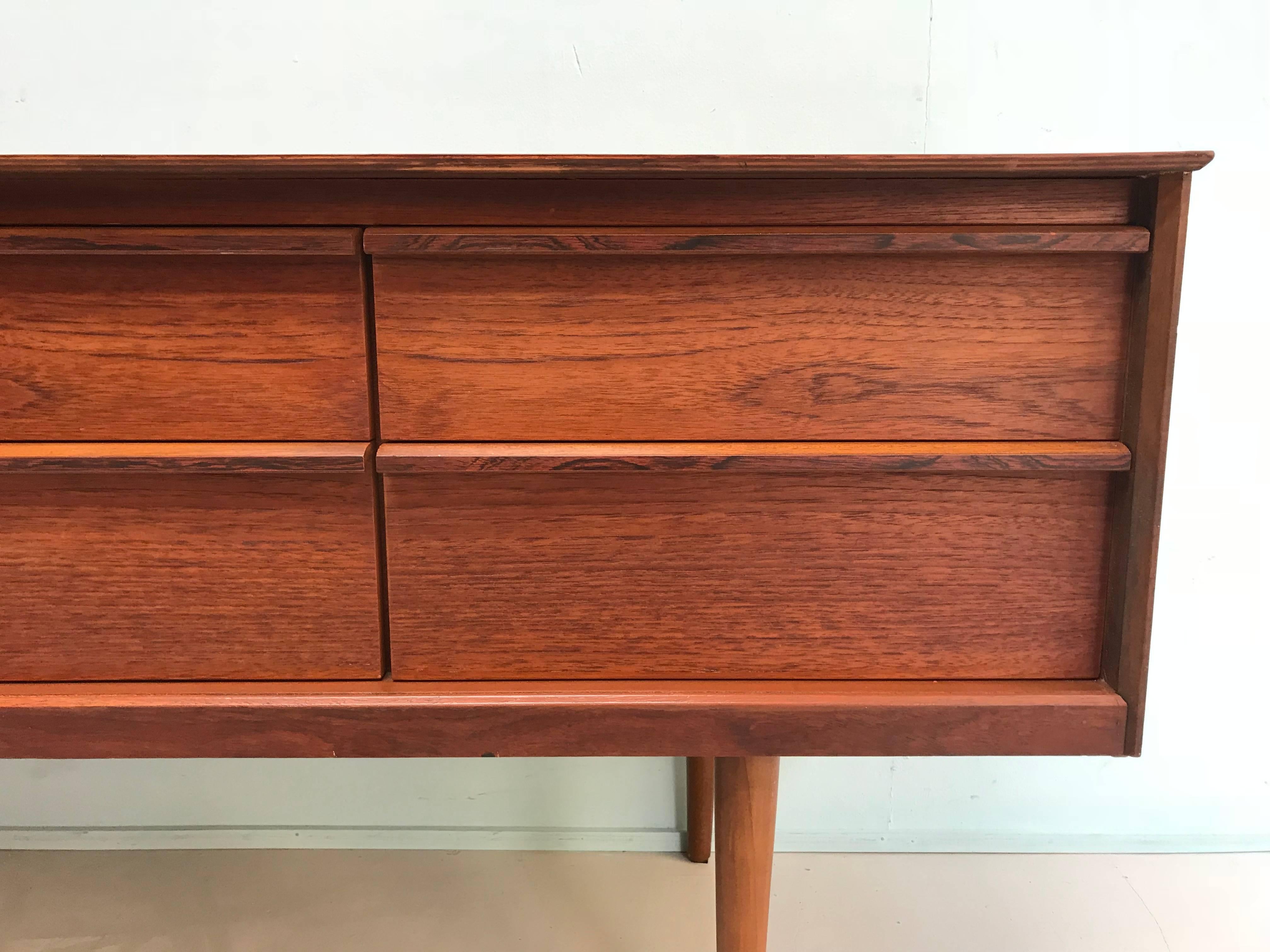Teak dresser with six drawers made of teak by Austin suite London in the sixties.
Condition: very good.
Measurements:
145 cm W, 42 cm D, 65 cm H.

Itemnr: 240.