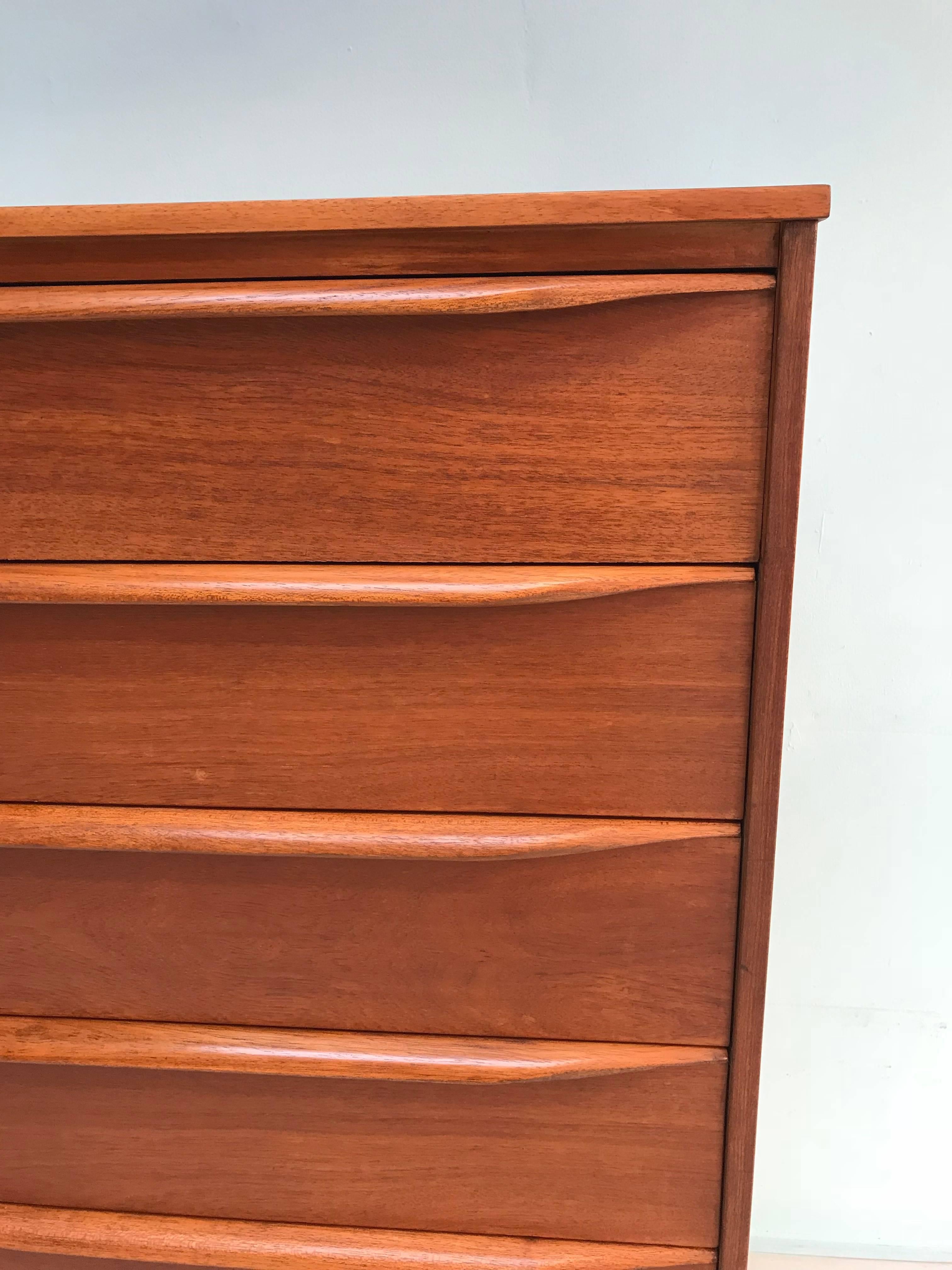 Midcentury Teak Six Chest of Drawers In Excellent Condition For Sale In Leiden, NL