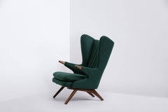 Papa Bear lounge chair model 91 designed by Svend, 1950s. Green wool upholstery