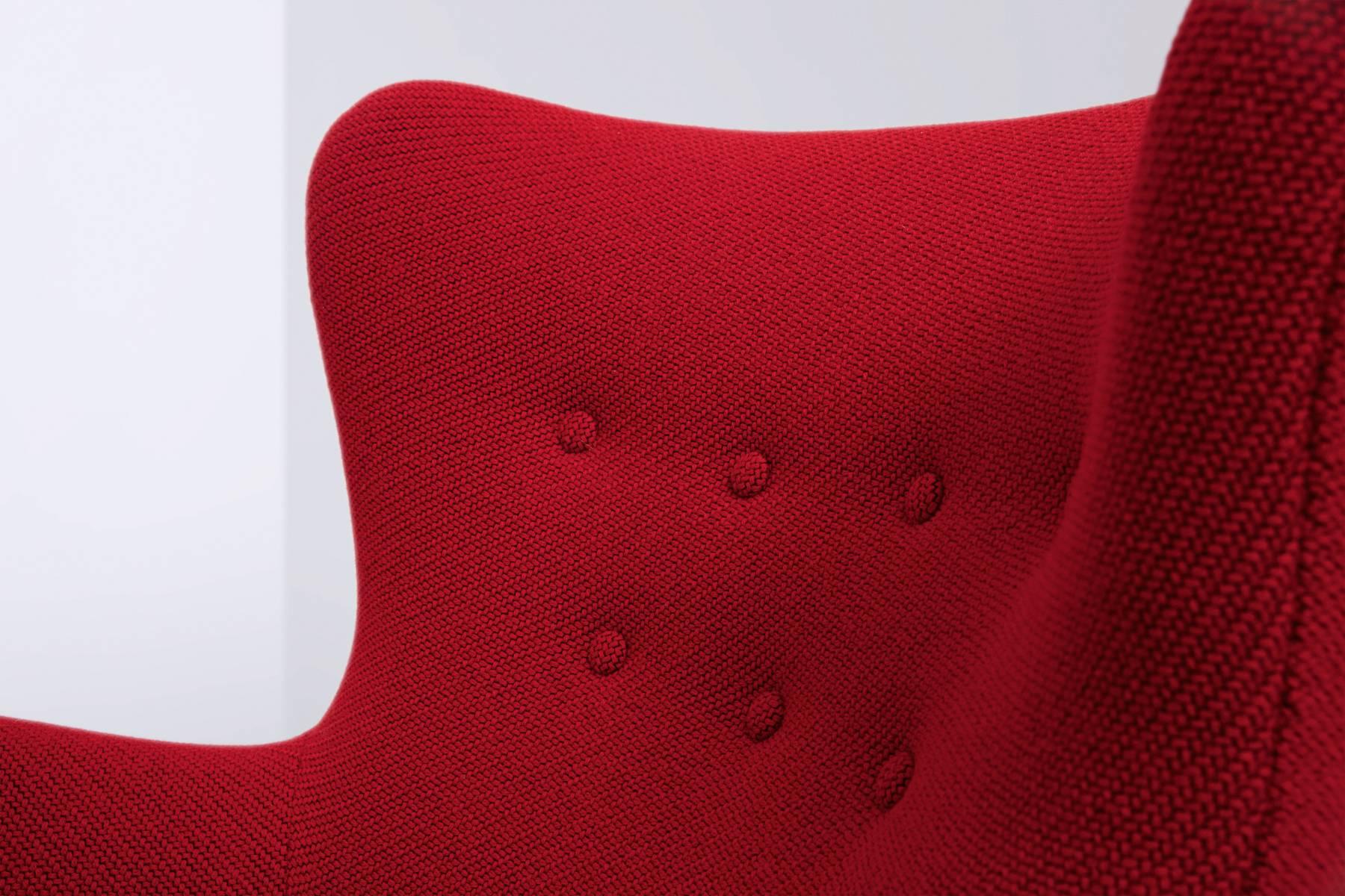 Danish Lounge Chair Produced by Fritz Hansen, 1940s, Red Wool Upholstery by Kvadrat  For Sale