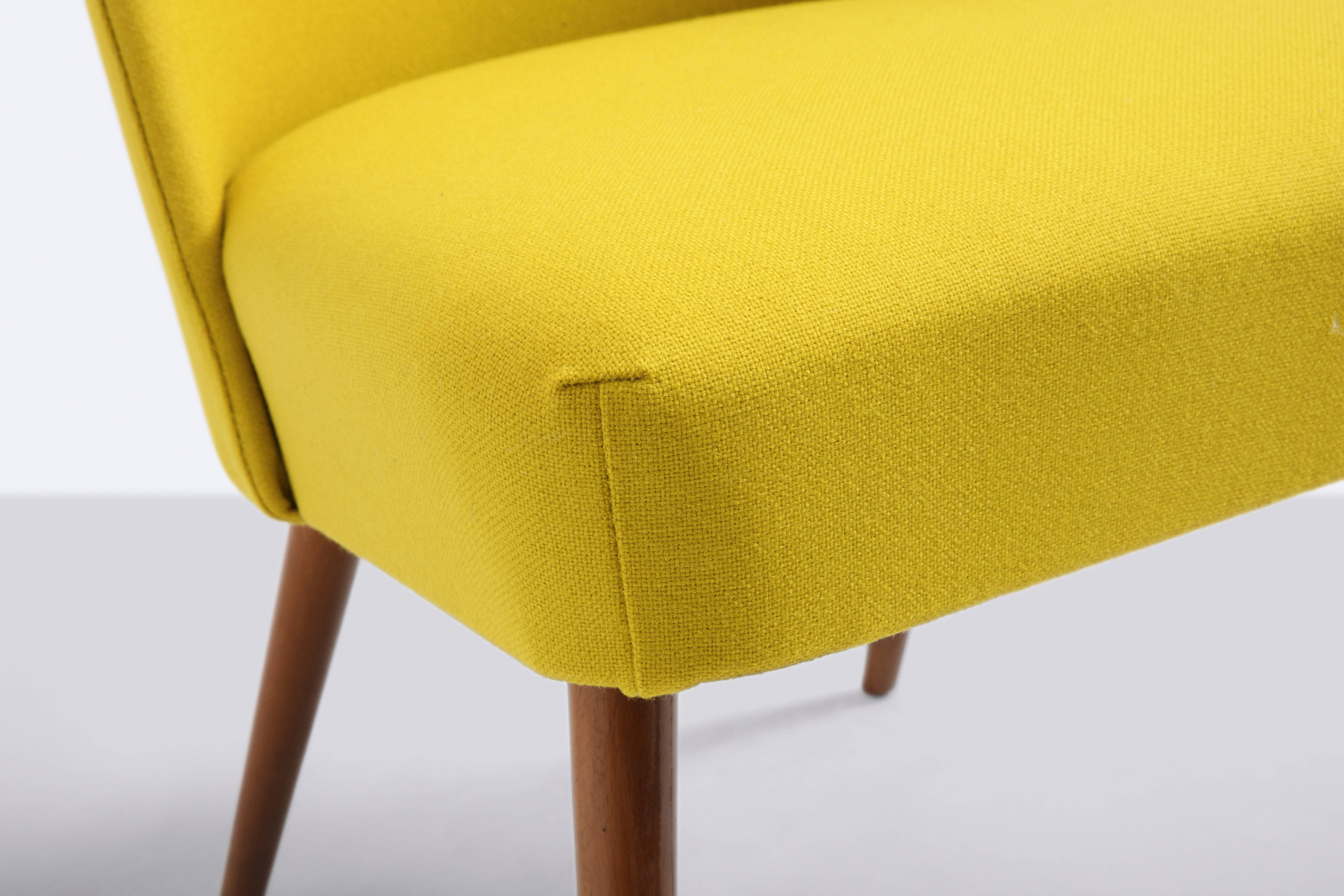 Mid-Century Modern Cocktail Chair, 1960s Tipped Legs of Stained Oak, Yellow Wool Upholstery For Sale