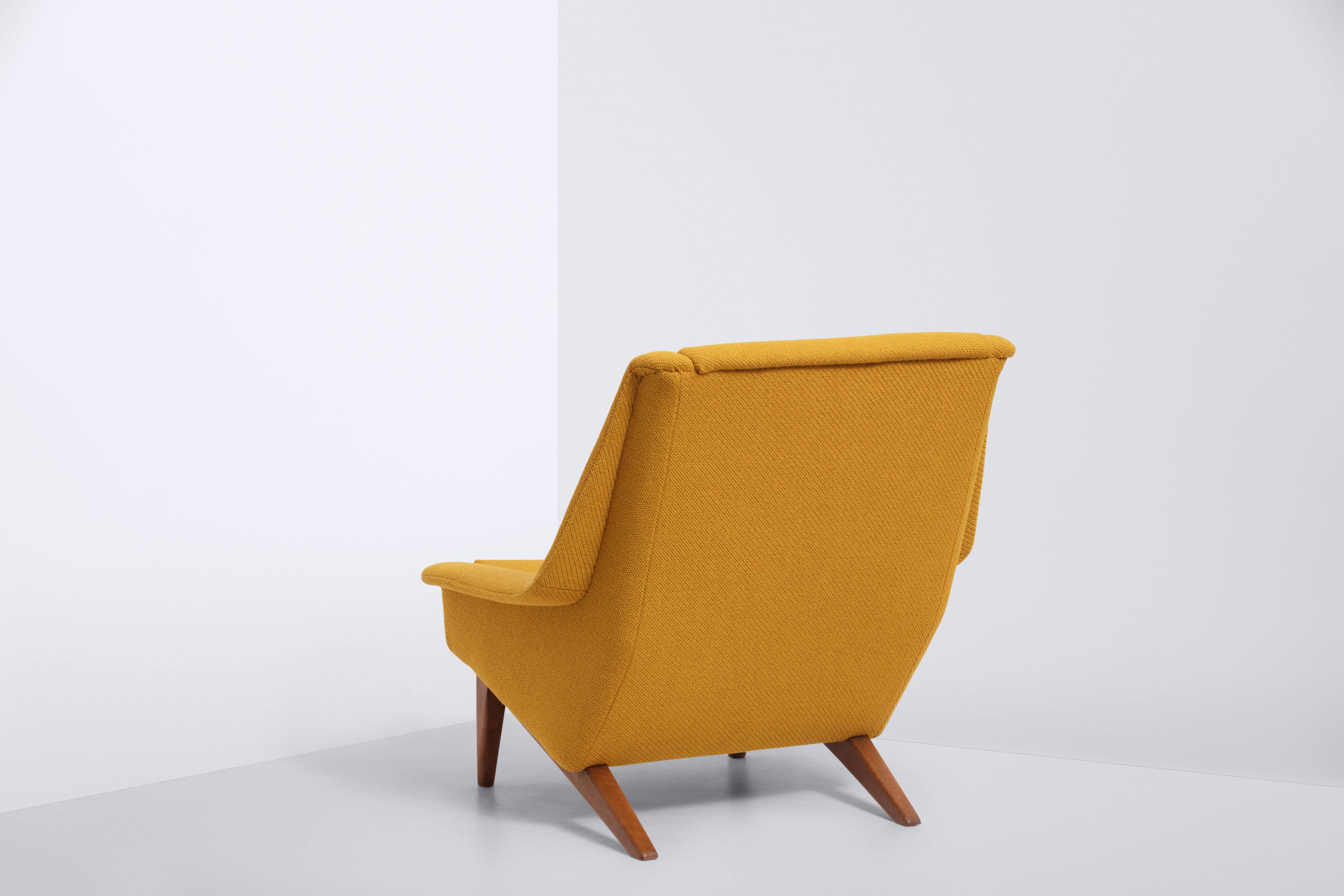 Swedish Lounge Chair Designed by Folke Ohlsson Produced by Fritz Hansen, Model 4410 For Sale