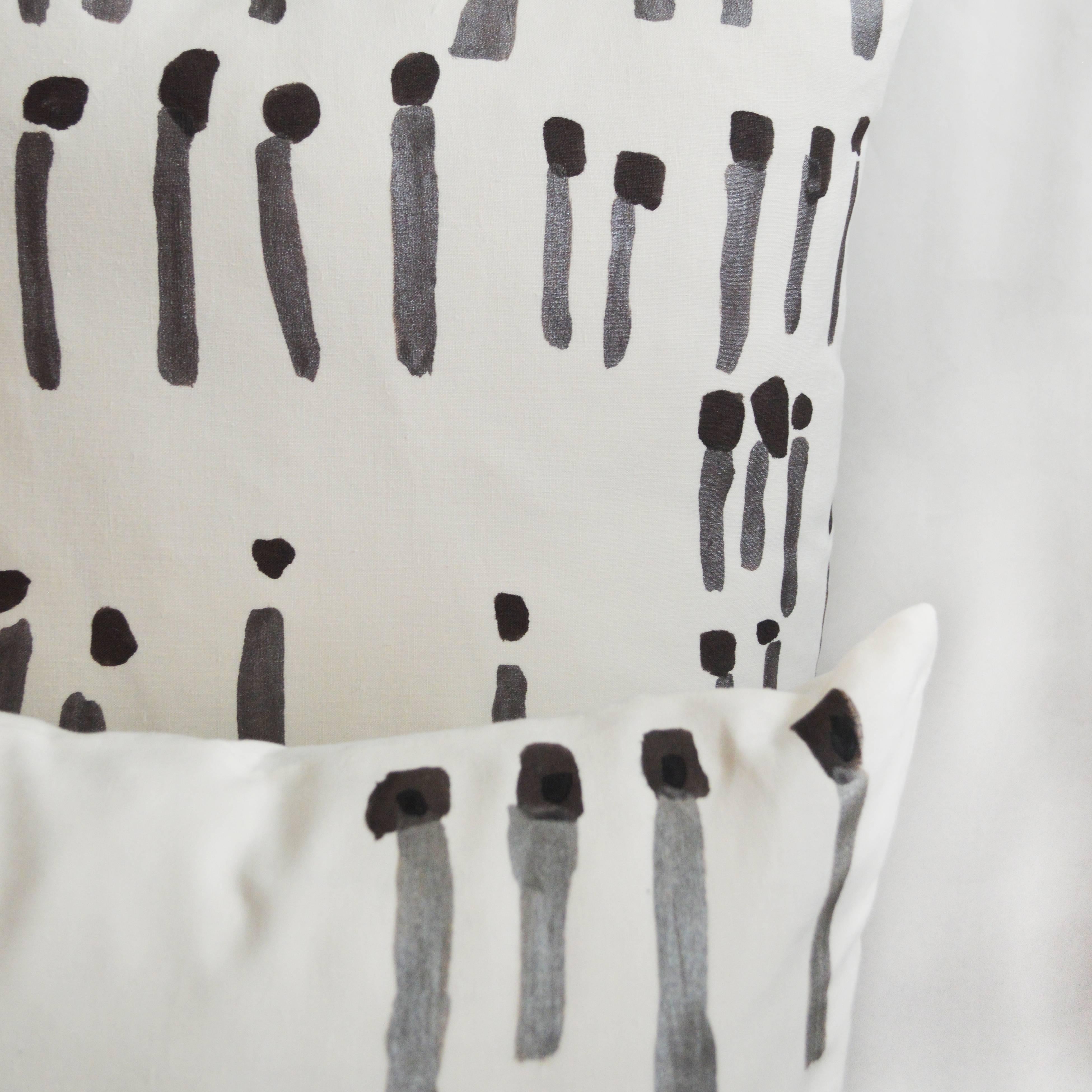 Unique Contemporary Double-Sided Black and White Integers Handmade Linen Pillow In Excellent Condition In Merriam, KS