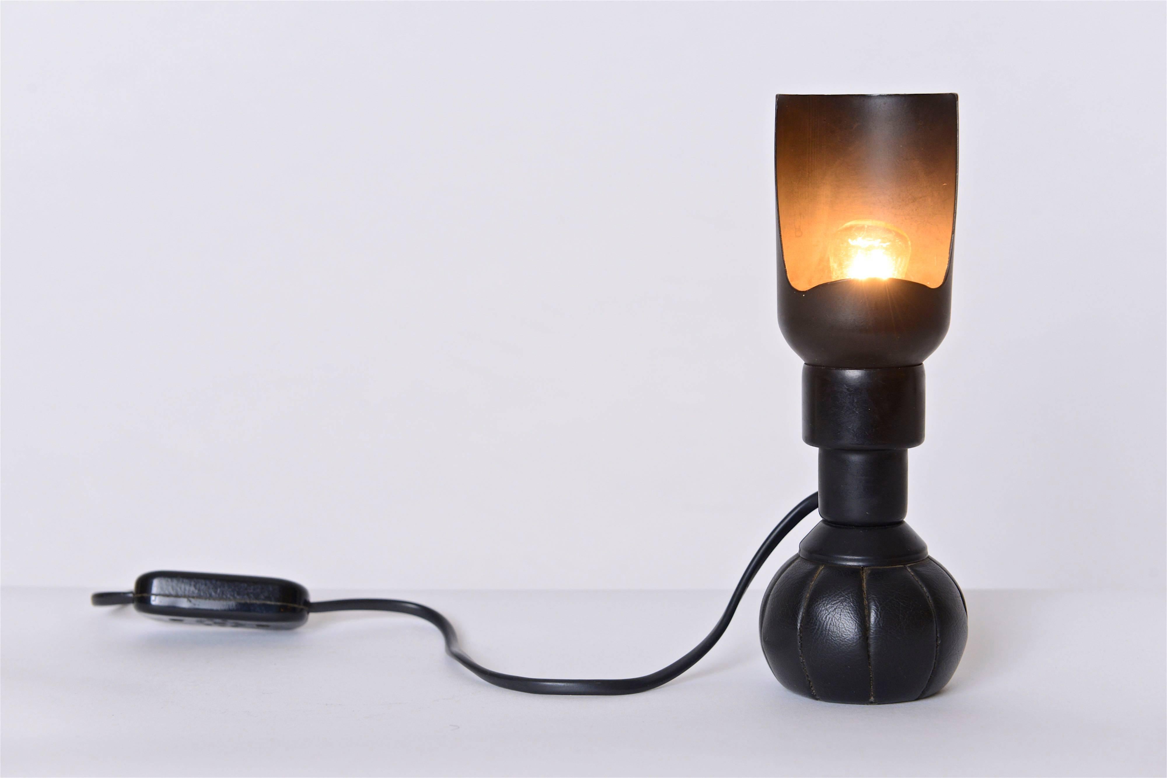 Gino Sarfatti '600P' Black Table Lamp For Sale at 1stDibs