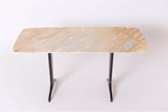 Onyx Marble Coffee Table in the Manner of Guglielmo Ulrich