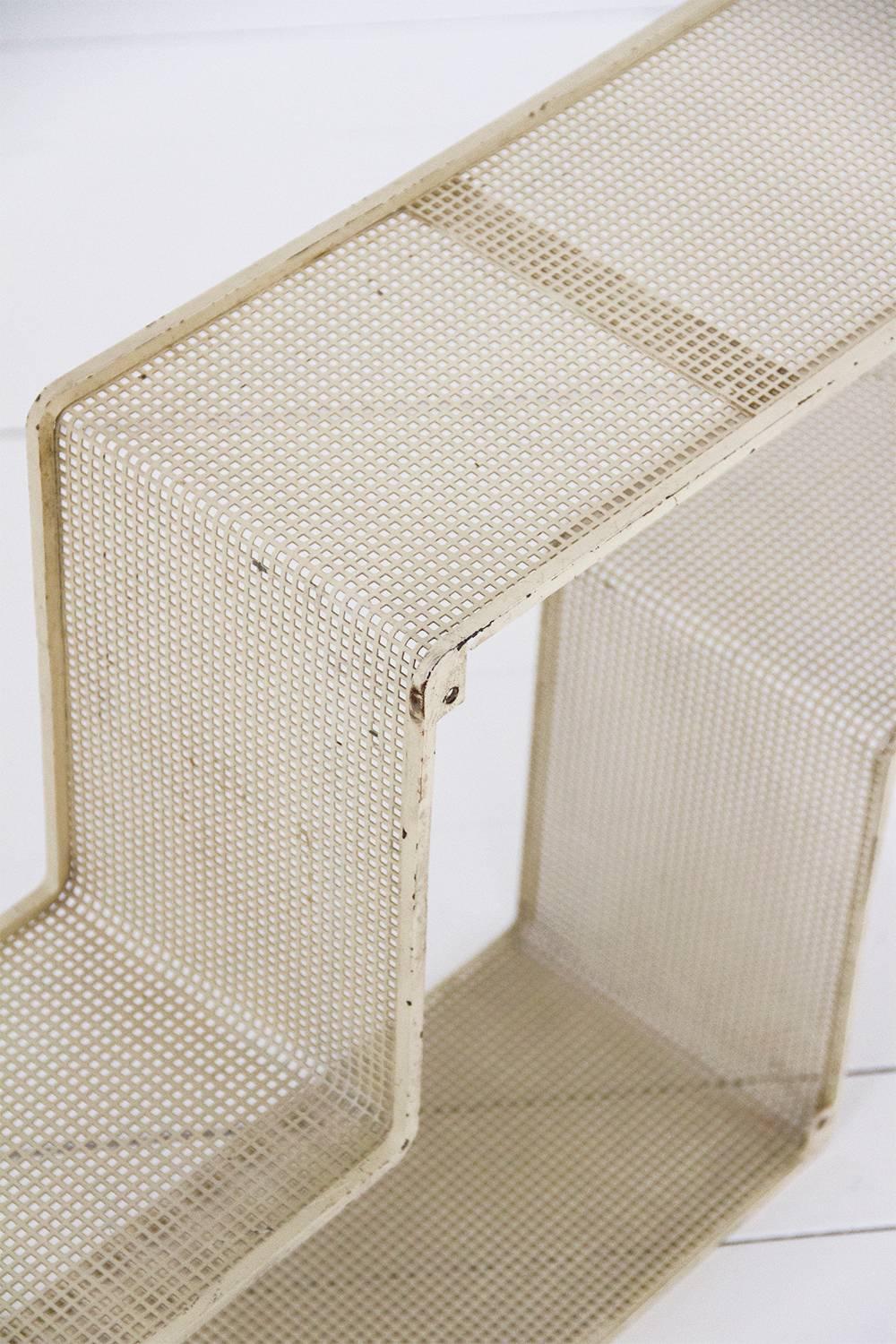 Dedal Wall Shelf by Mathieu Mategot, Perforated Steel, France, circa 1950 In Good Condition For Sale In Barcelona, ES