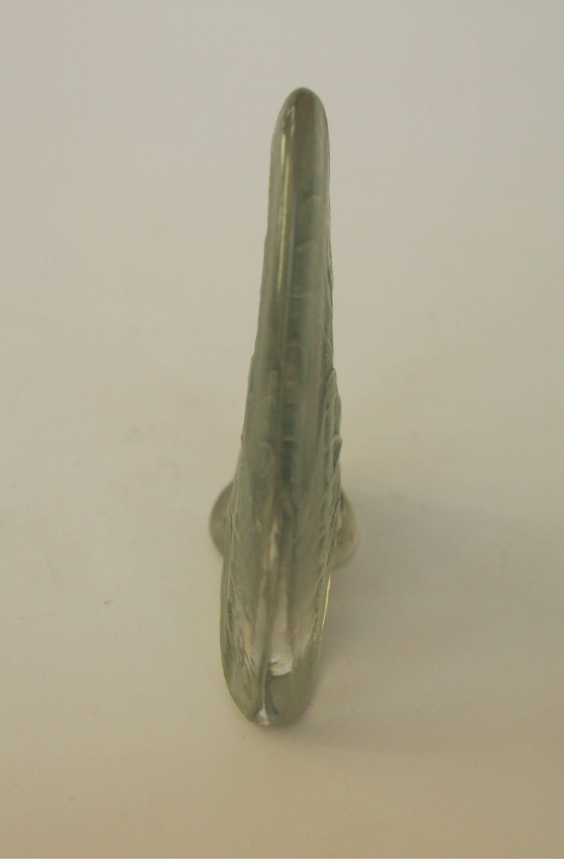 Art Glass French Art Nouveau Green Stain Rene Lalique 'Papillon Ailes Fermes' Glass Cachet For Sale