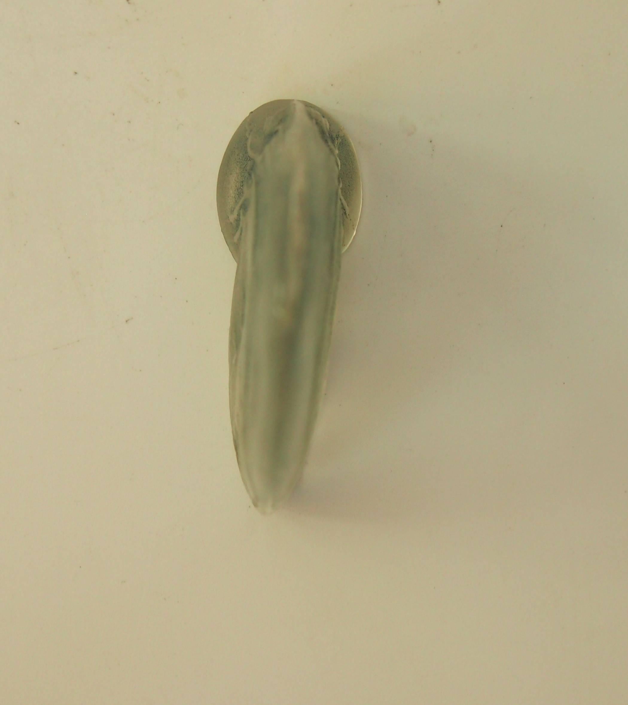 French Art Nouveau Green Stain Rene Lalique 'Papillon Ailes Fermes' Glass Cachet For Sale 1