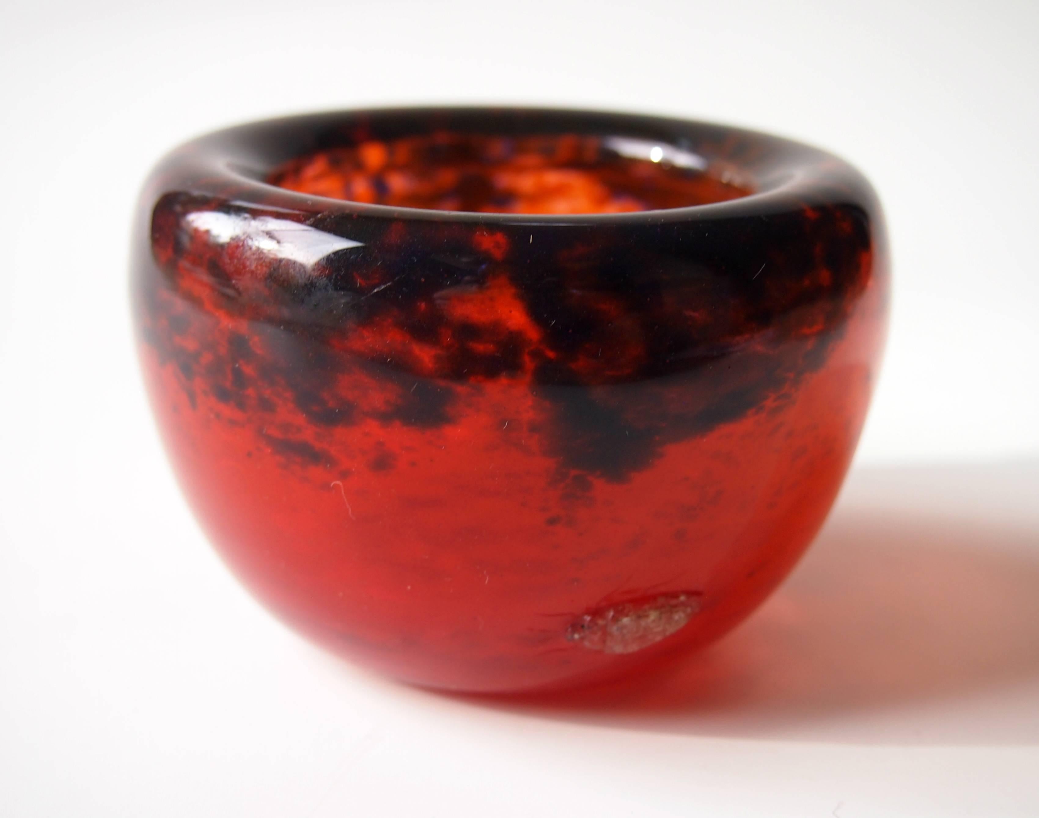 Early 20th Century French Daum Art Deco Applied and Carved Glass Bug Bowl circa 1920 For Sale