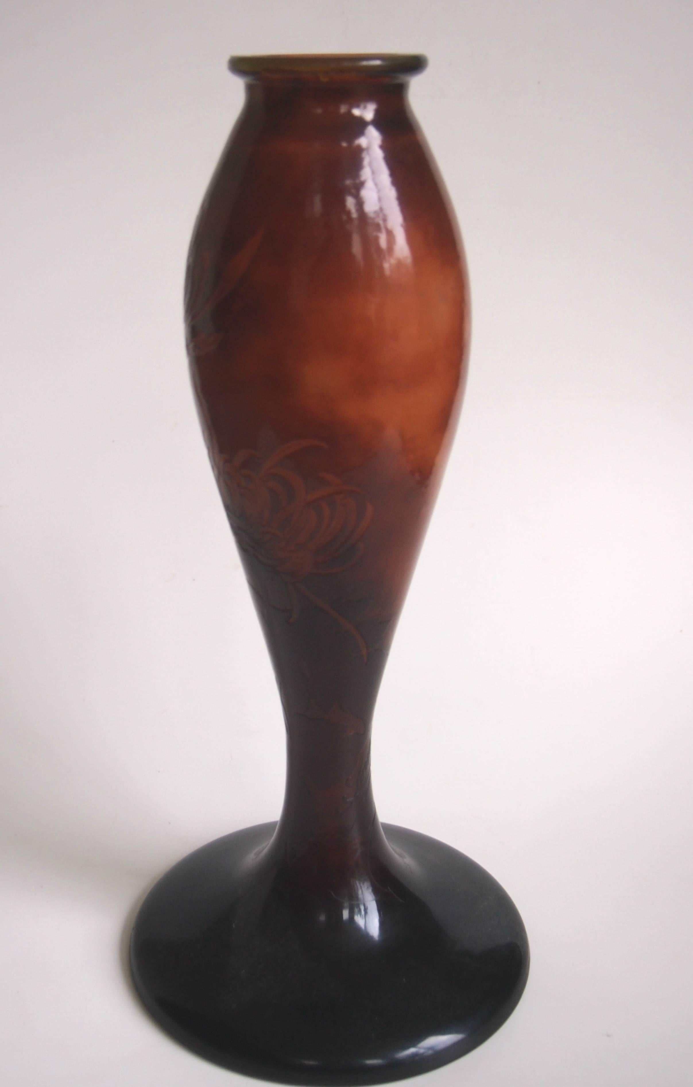 French Art Nouveau Emile Galle 'Intaglio' Cameo Glass Vase In Good Condition For Sale In London, GB