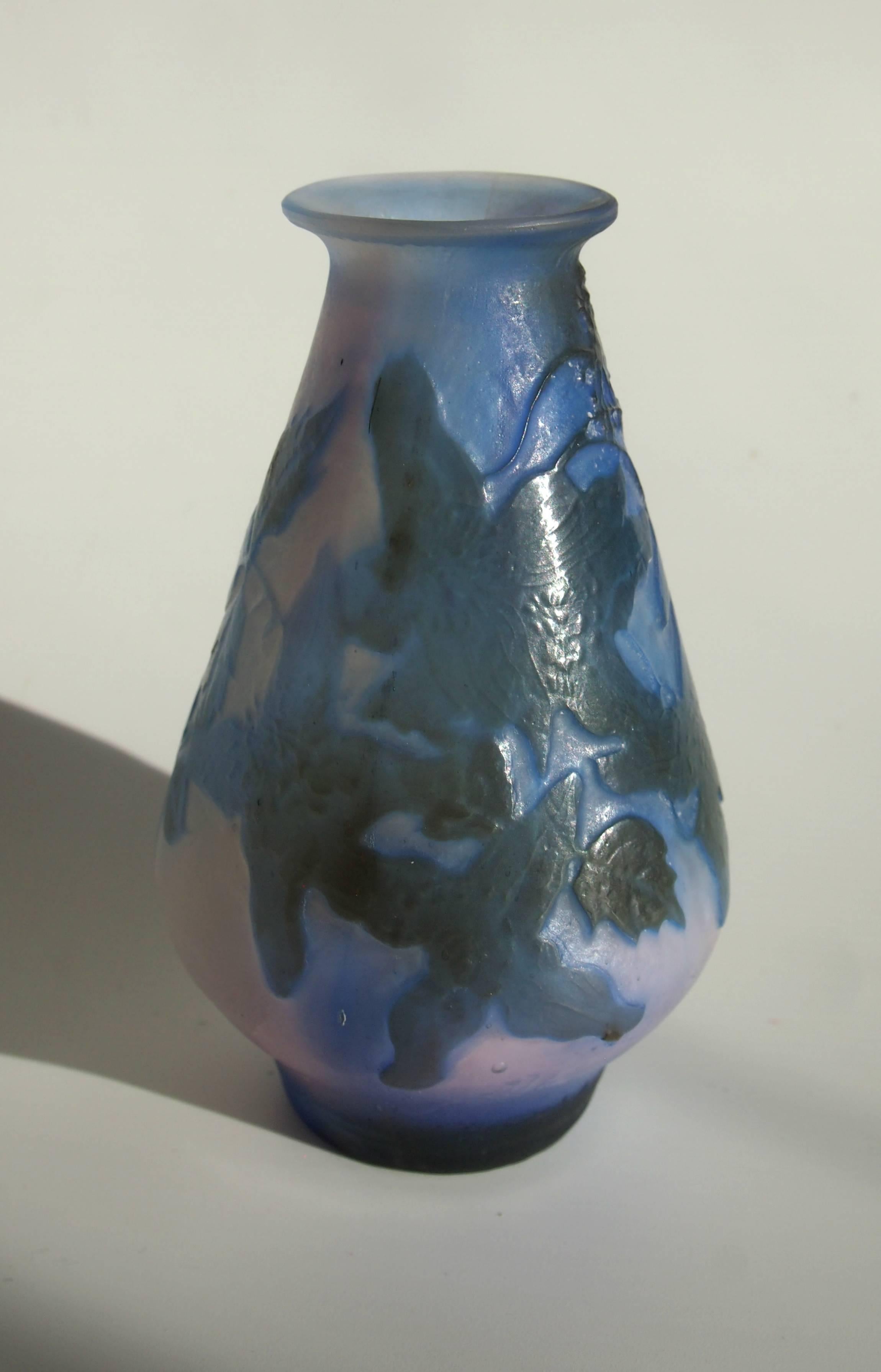 French Art Nouveau Emile Galle Fire Polished Cameo Glass Vase circa 1900 In Good Condition For Sale In London, GB
