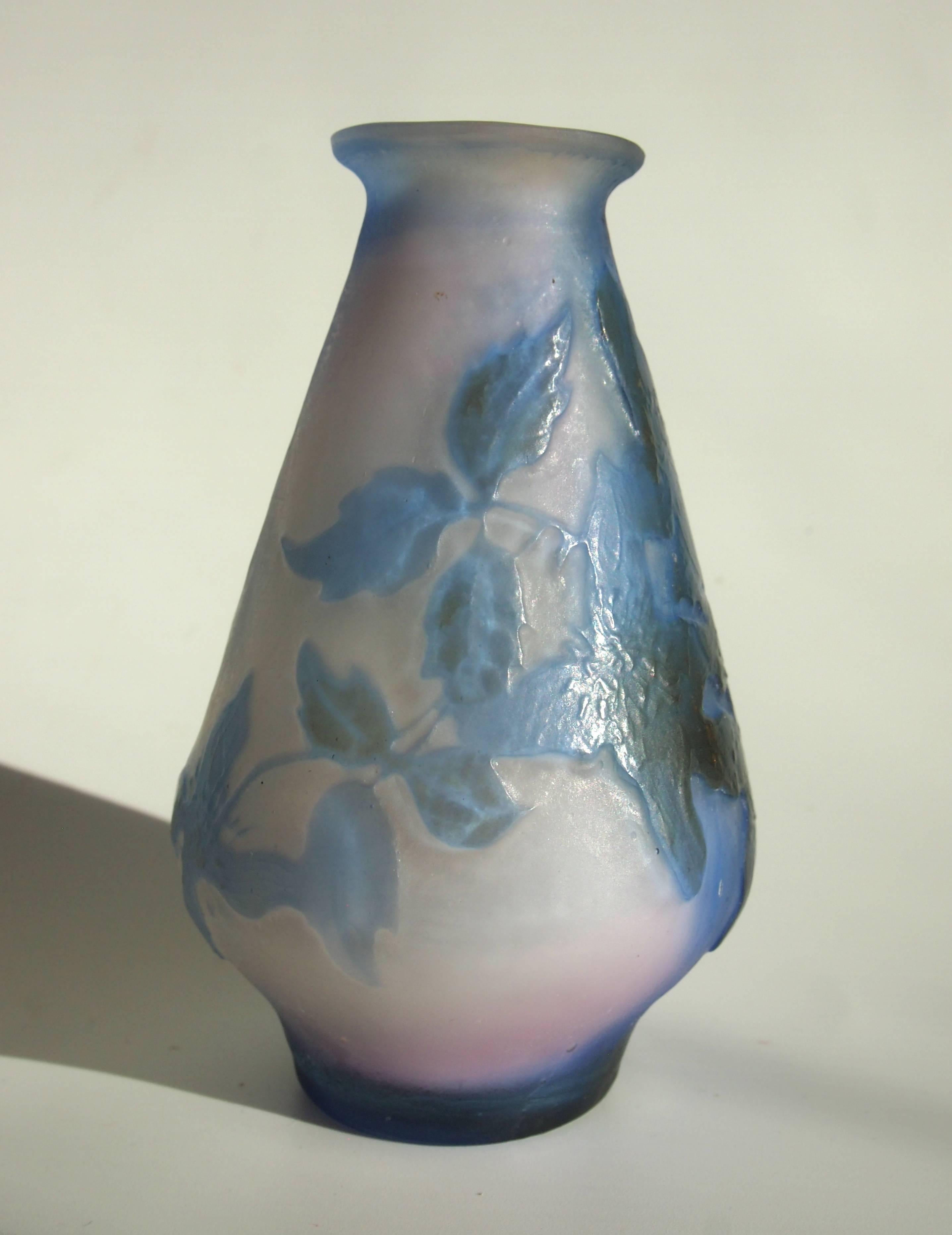 Early 20th Century French Art Nouveau Emile Galle Fire Polished Cameo Glass Vase circa 1900 For Sale