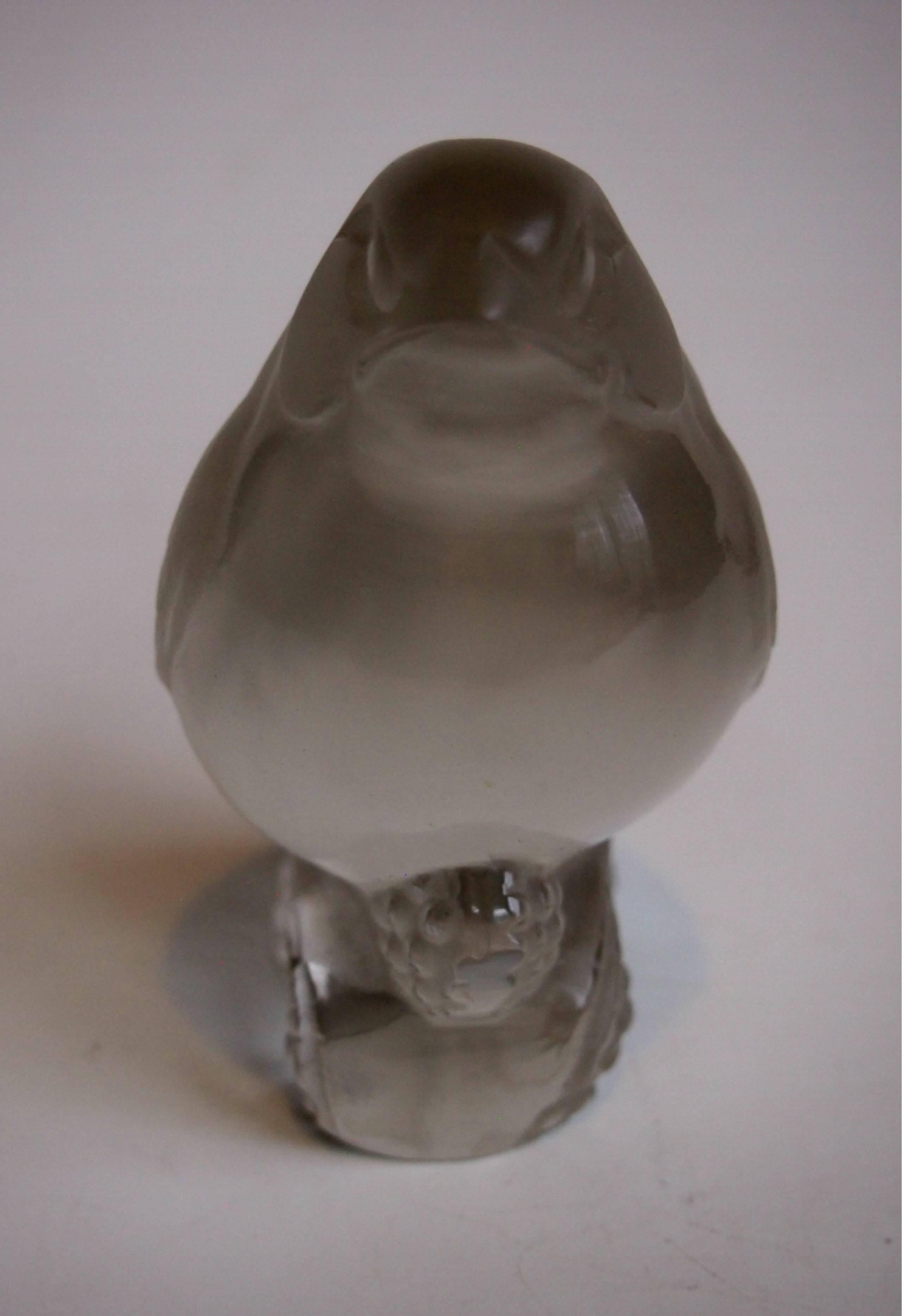 French Rene Lalique Art Deco Belacourt-  Bird Glass Paperweight 1920s In Good Condition For Sale In London, GB