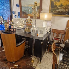Appendiabiti francese anni '70, realizzato in metacrilato e ottone dorato