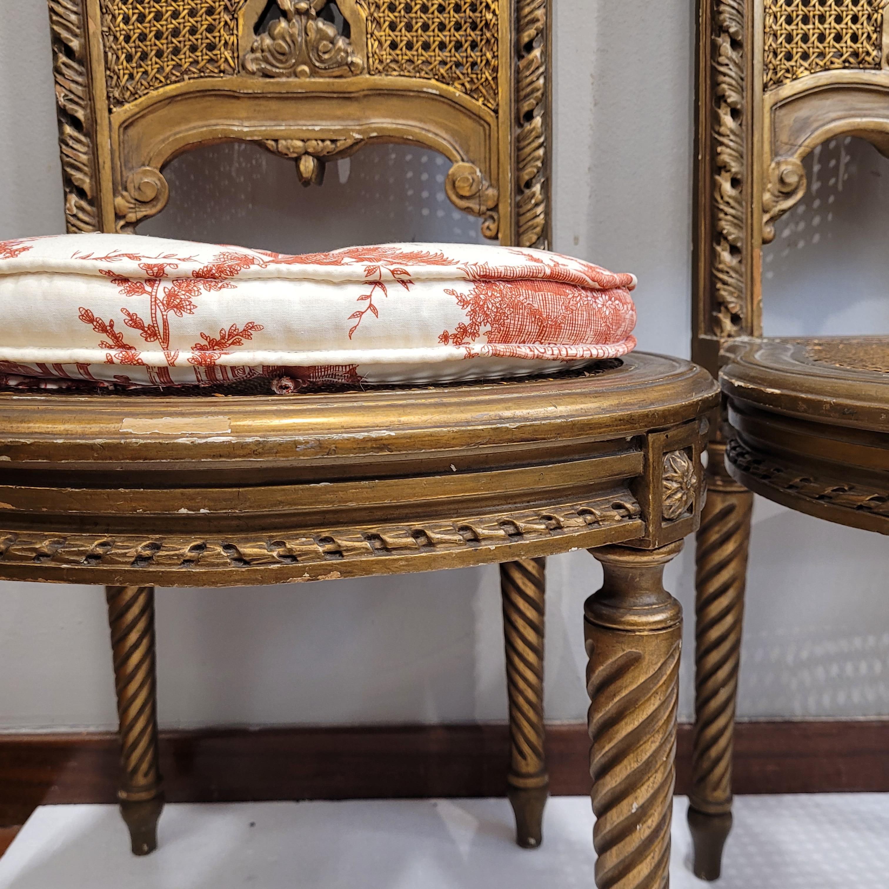 Set di 2 sedie francesi Napoleone III, in legno intagliato e dorato in vendita 3