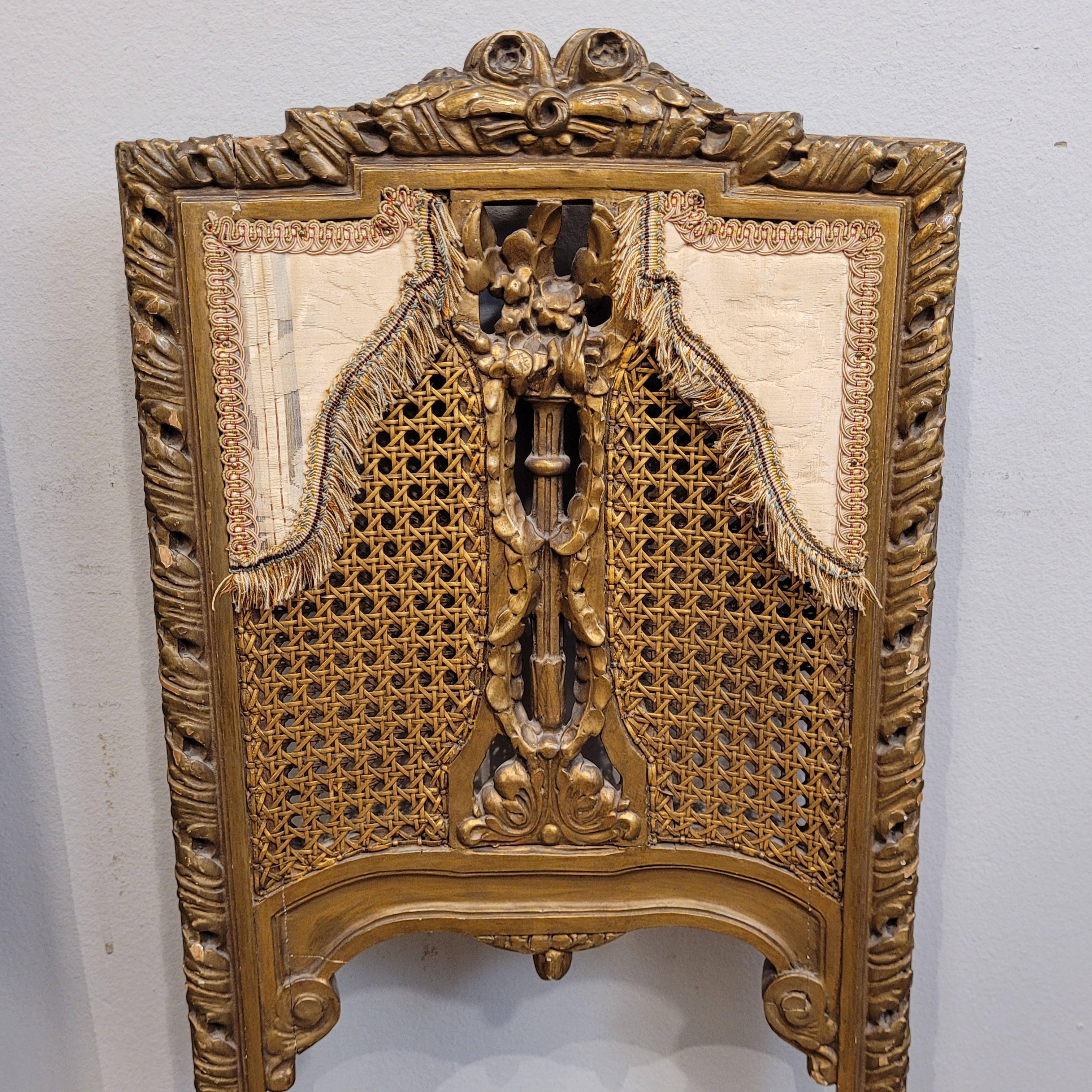 Set di 2 sedie francesi Napoleone III, in legno intagliato e dorato in vendita 6