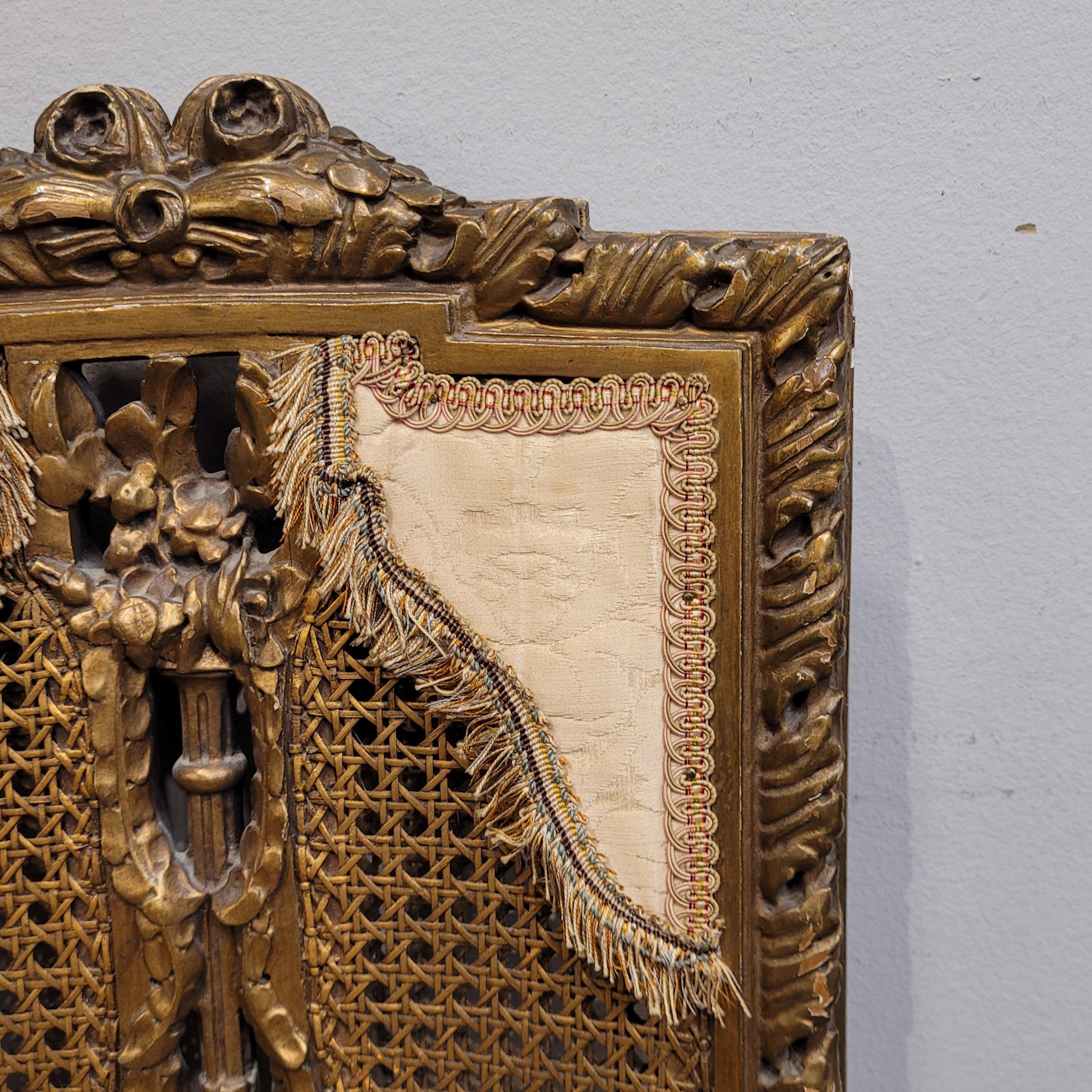 Set di 2 sedie francesi Napoleone III, in legno intagliato e dorato in vendita 8