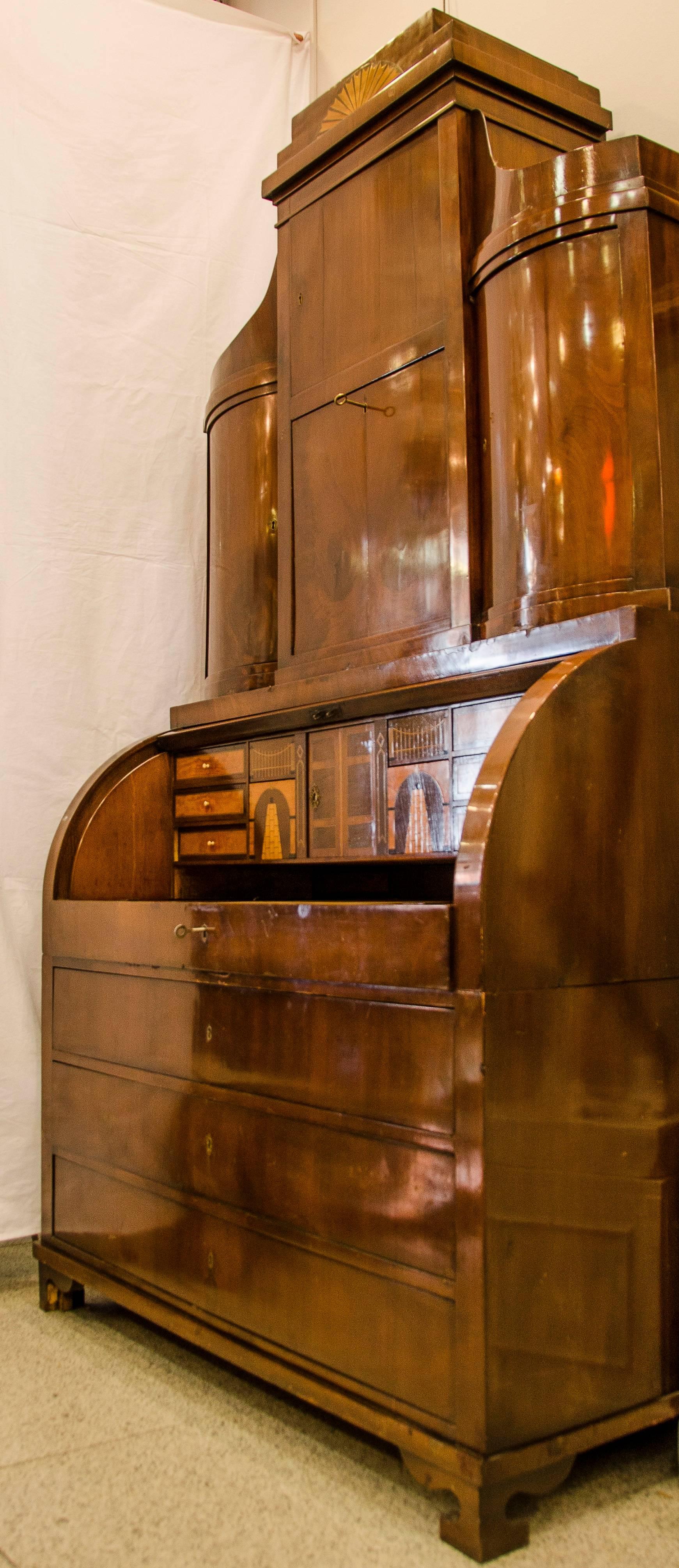 Bureau-bookcase in mahogany wood, lemongrass wood inside. Different drawers inside the bureau.