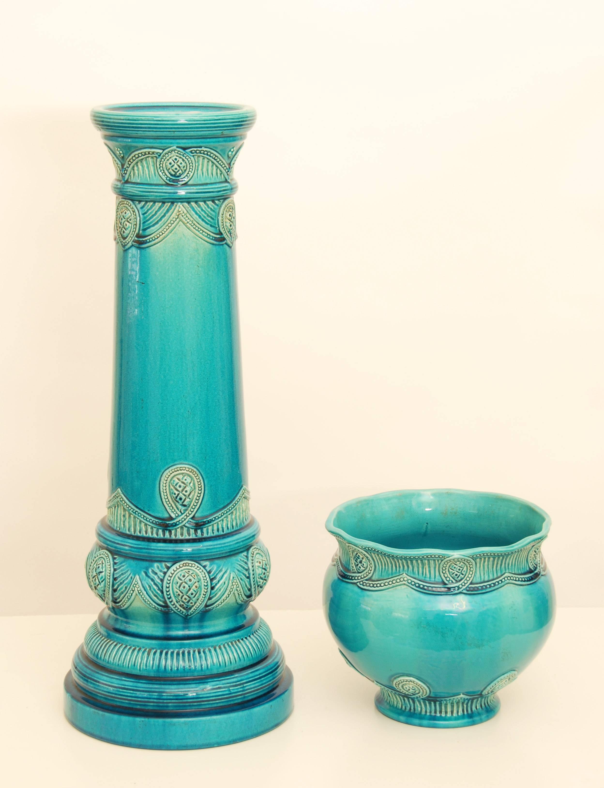 Turquoise Burmantofts faience Victorian jardinière and stand.
Manufactured between 1882-1904.
 