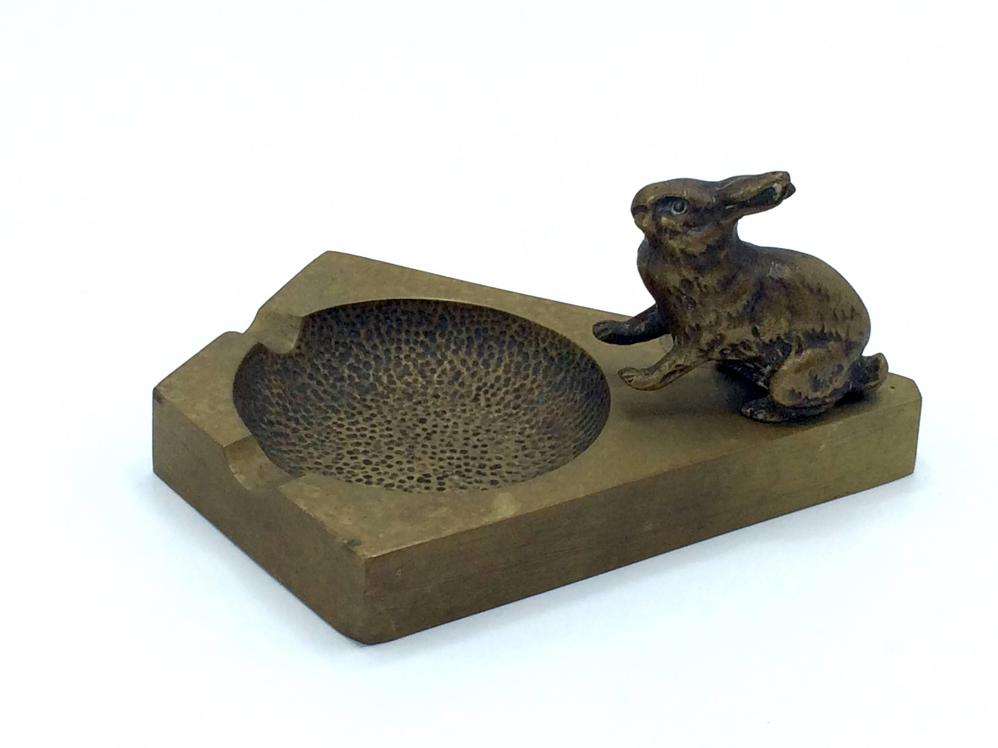 Vienna Bronze Rabbit Ashtray, Art Deco In Good Condition For Sale In Gent, BE