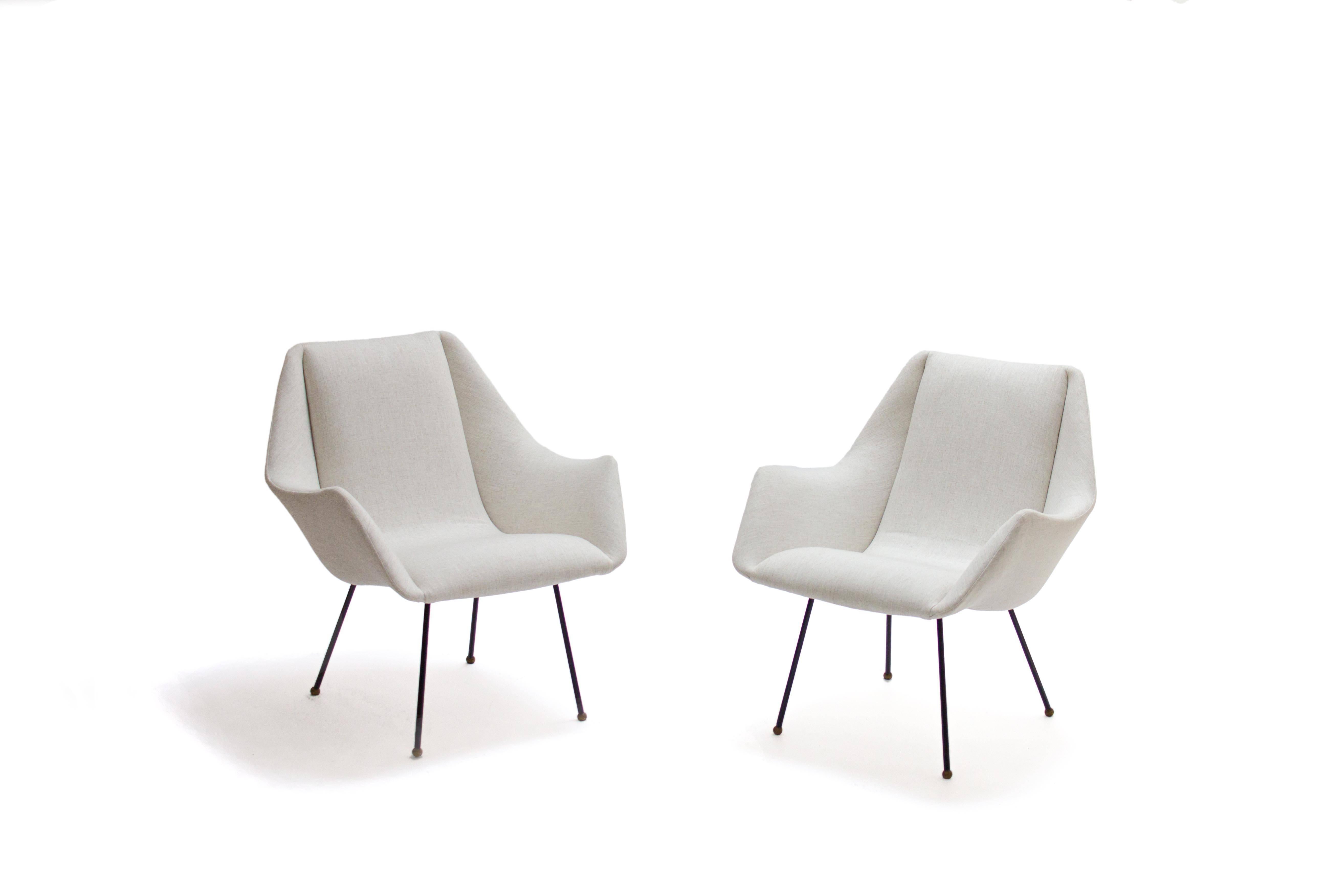 Mid-Century Ivory Lounge Chairs by Carlo Hauner for Forma, Brazil, circa 1960 In Excellent Condition In Utrecht, NL