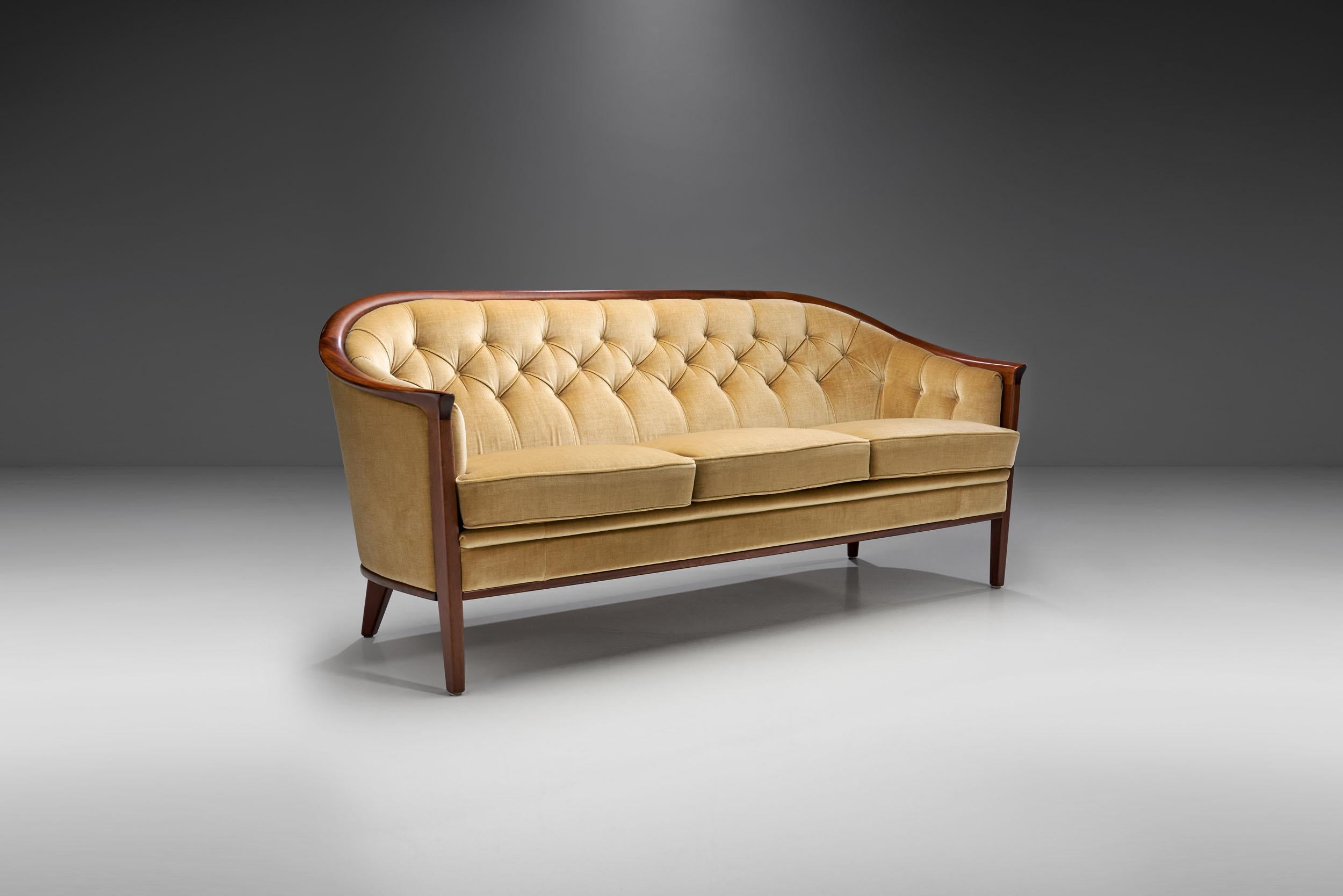 Le design suédois se caractérise par une approche minimale et épurée qui cherche à combiner fonctionnalité et beauté. La maîtrise du designer et architecte suédois, Bertil Fridhagen, réside dans la création d'un modèle qui est, comme son nom