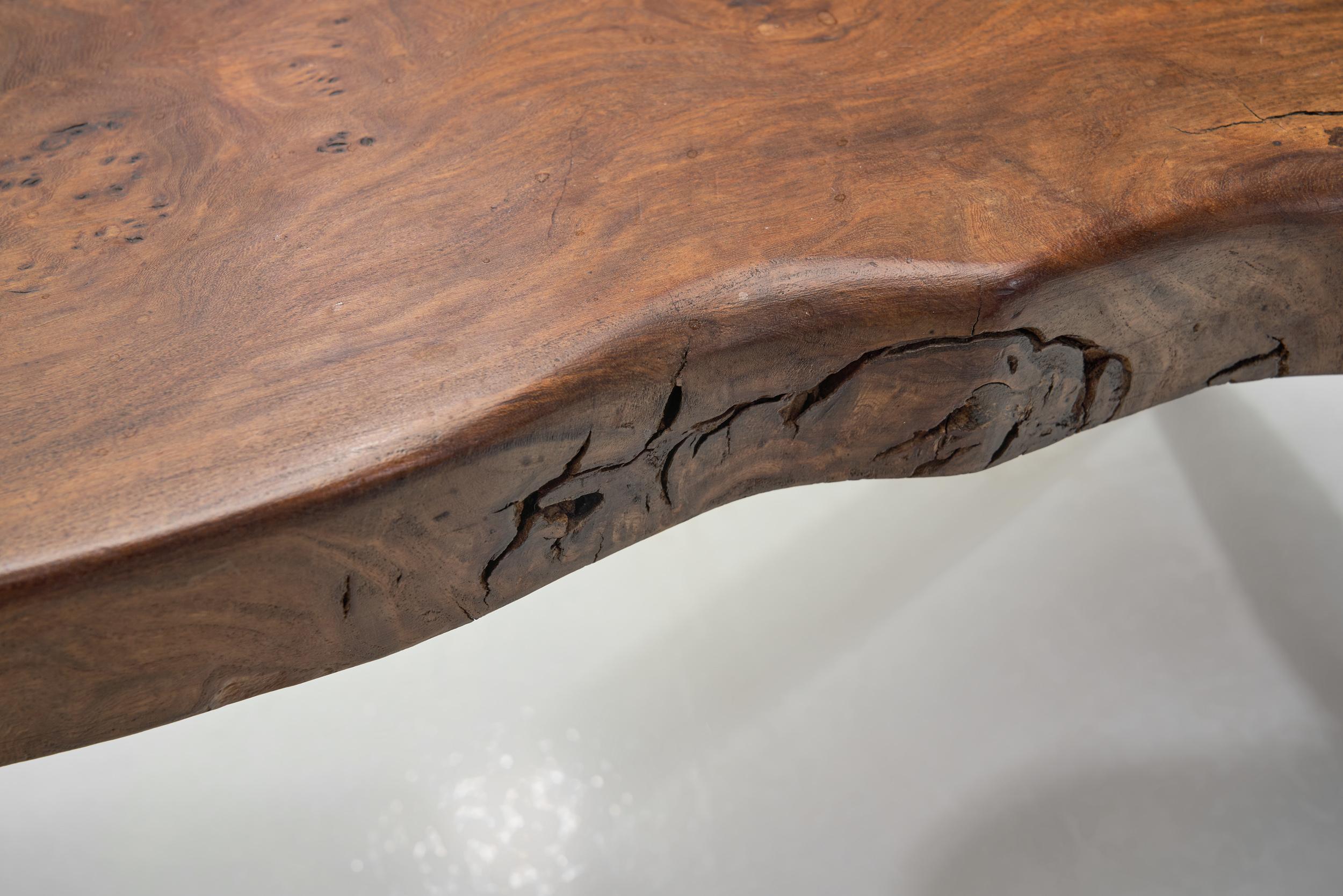 Table basse en orme de style brutaliste, Europe, vers 1960 en vente 6