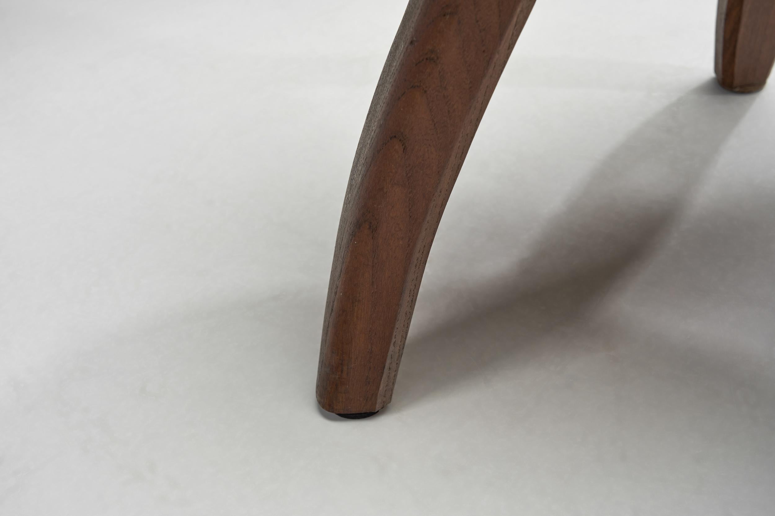 Table basse en orme de style brutaliste, Europe, vers 1960 en vente 8
