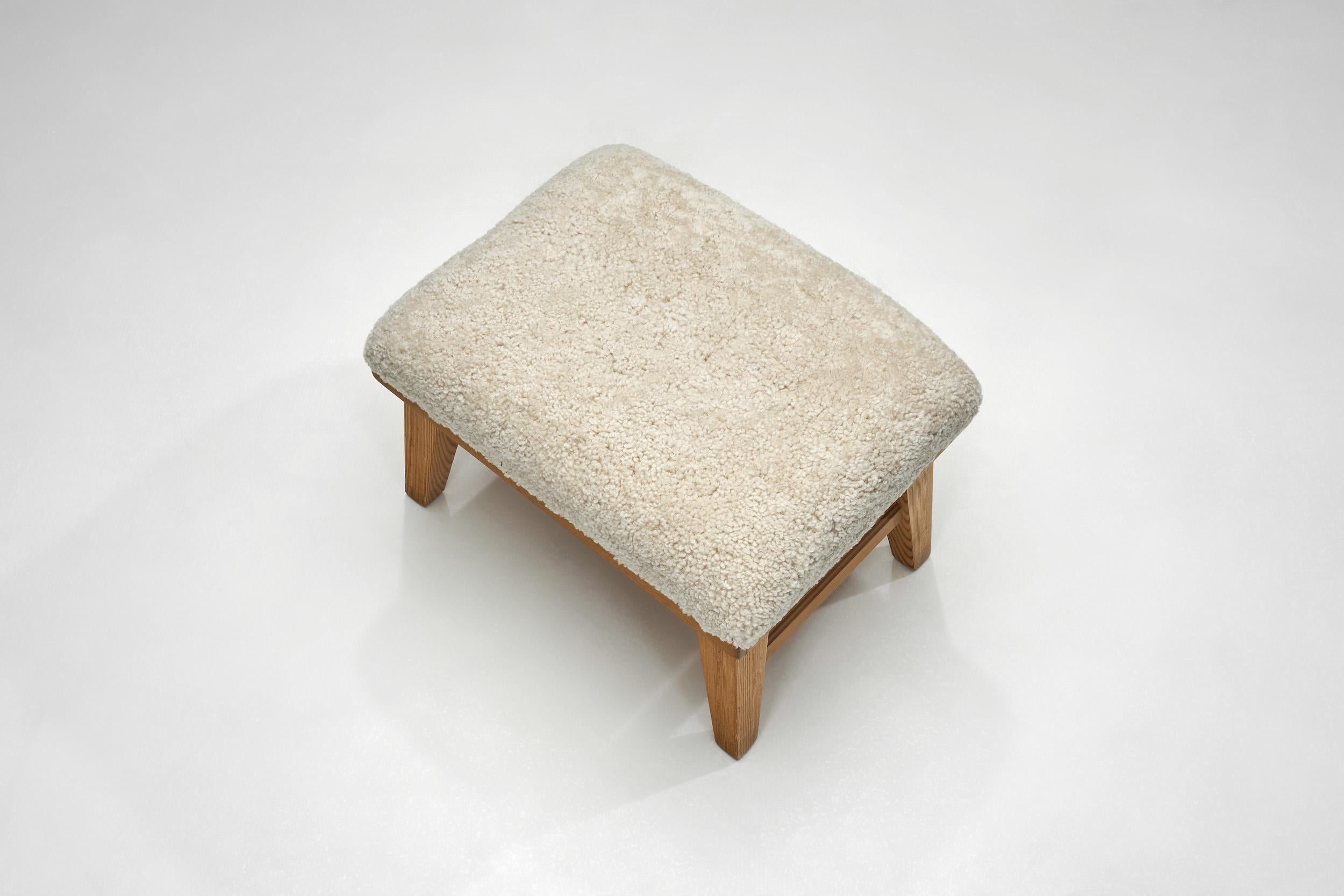 Pair of Stools by Krogenæs with Sheepskin Seats, Norway 20th Century For Sale 2