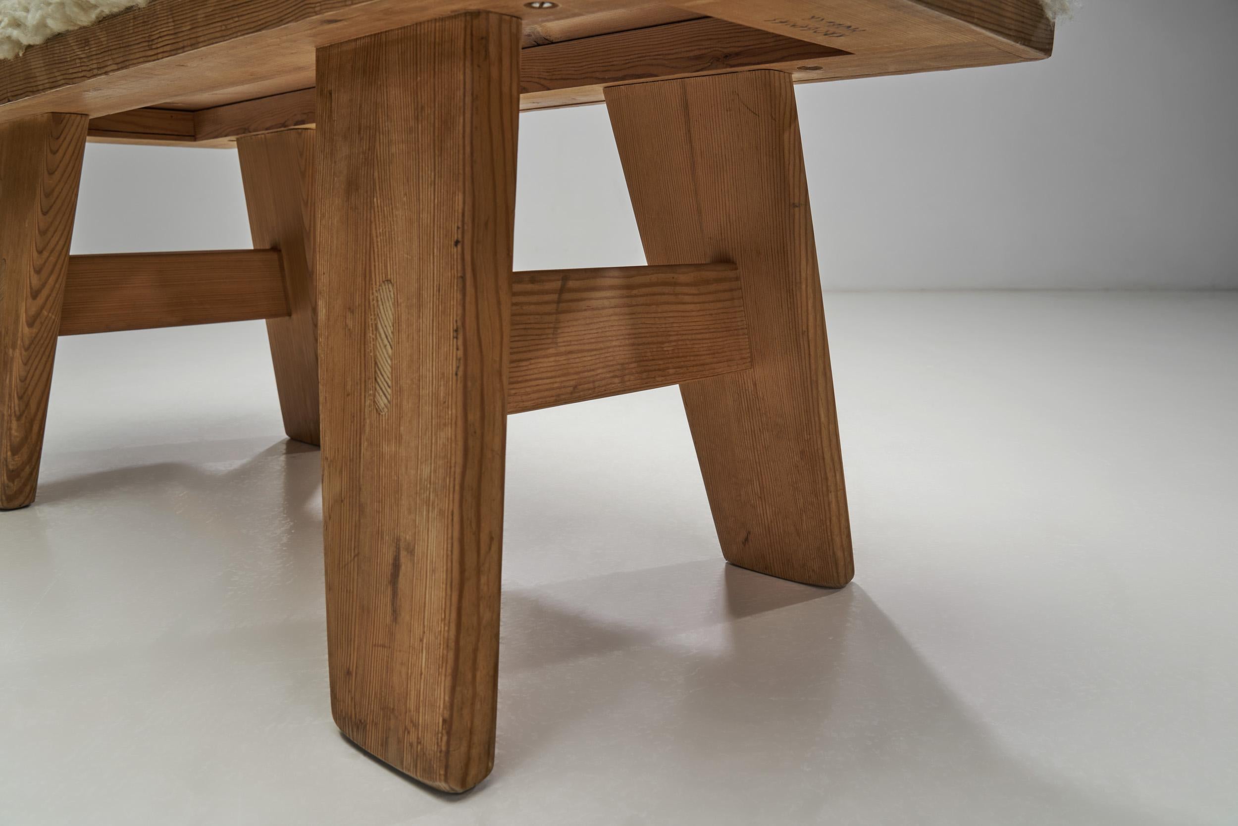 Banc en bois de pin avec assise rembourrée par Krogenæs, Norvège 1960s en vente 4