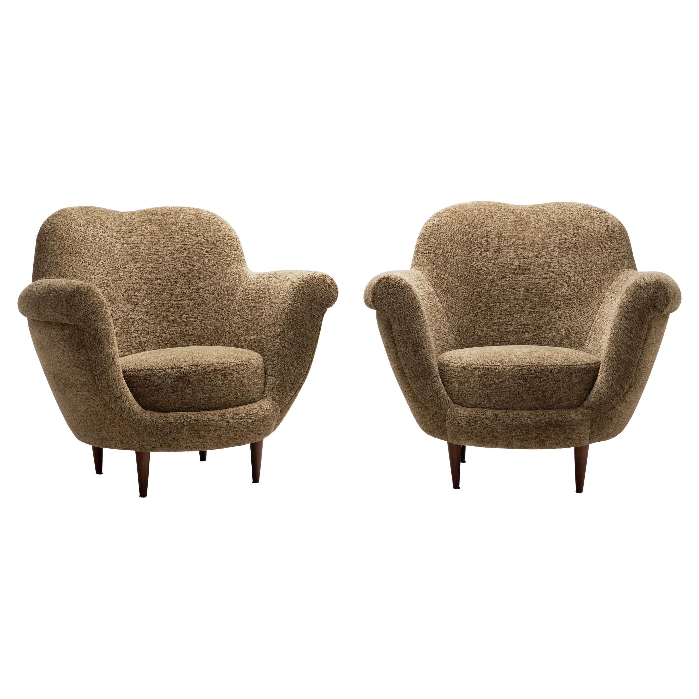 Pair of Federico Munari (Attr.) Armchairs with Tapered Legs, Italy 1950s