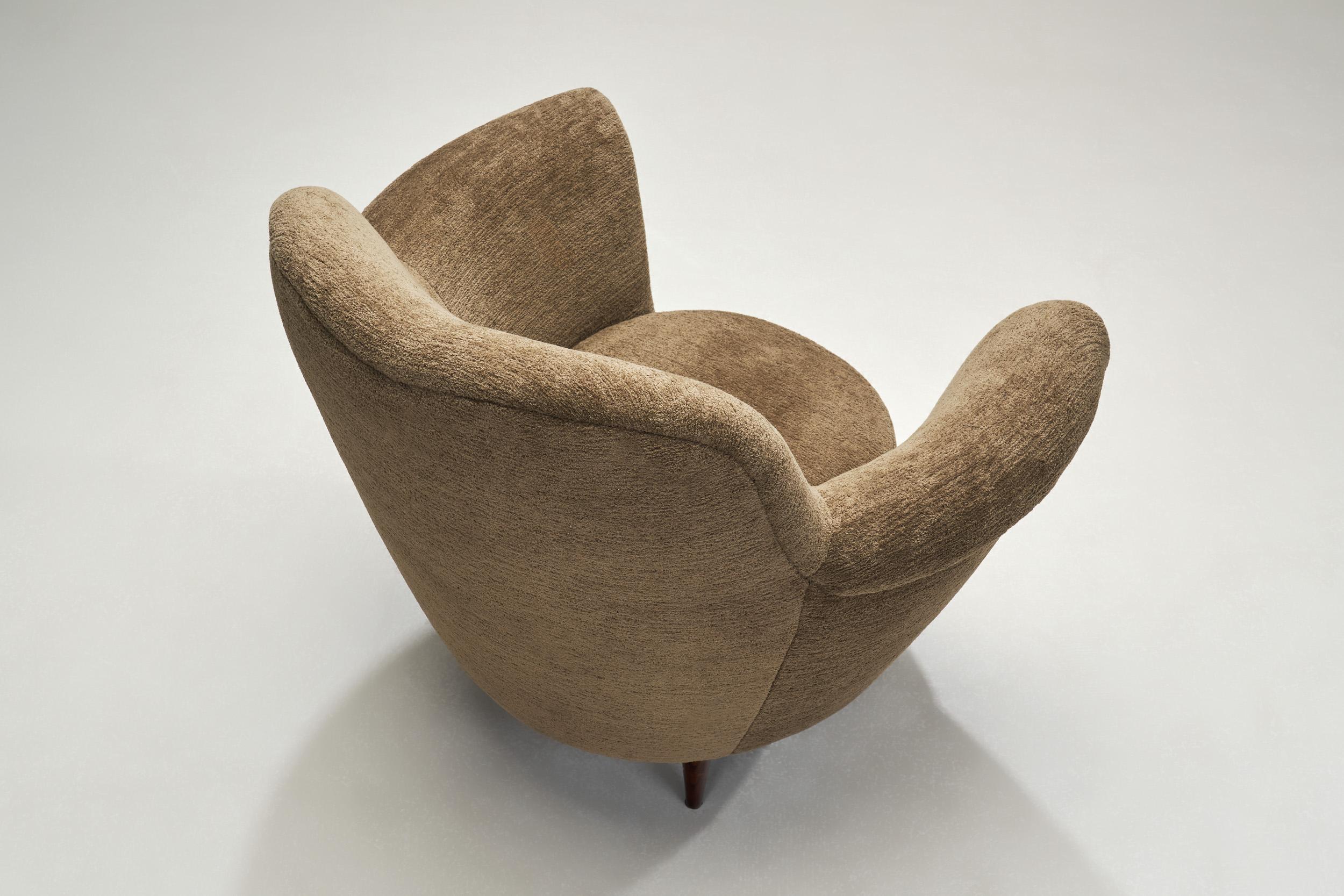 Milieu du XXe siècle Paire de fauteuils Federico Munari (Attr.) à pieds fuselés, Italie années 1950 en vente