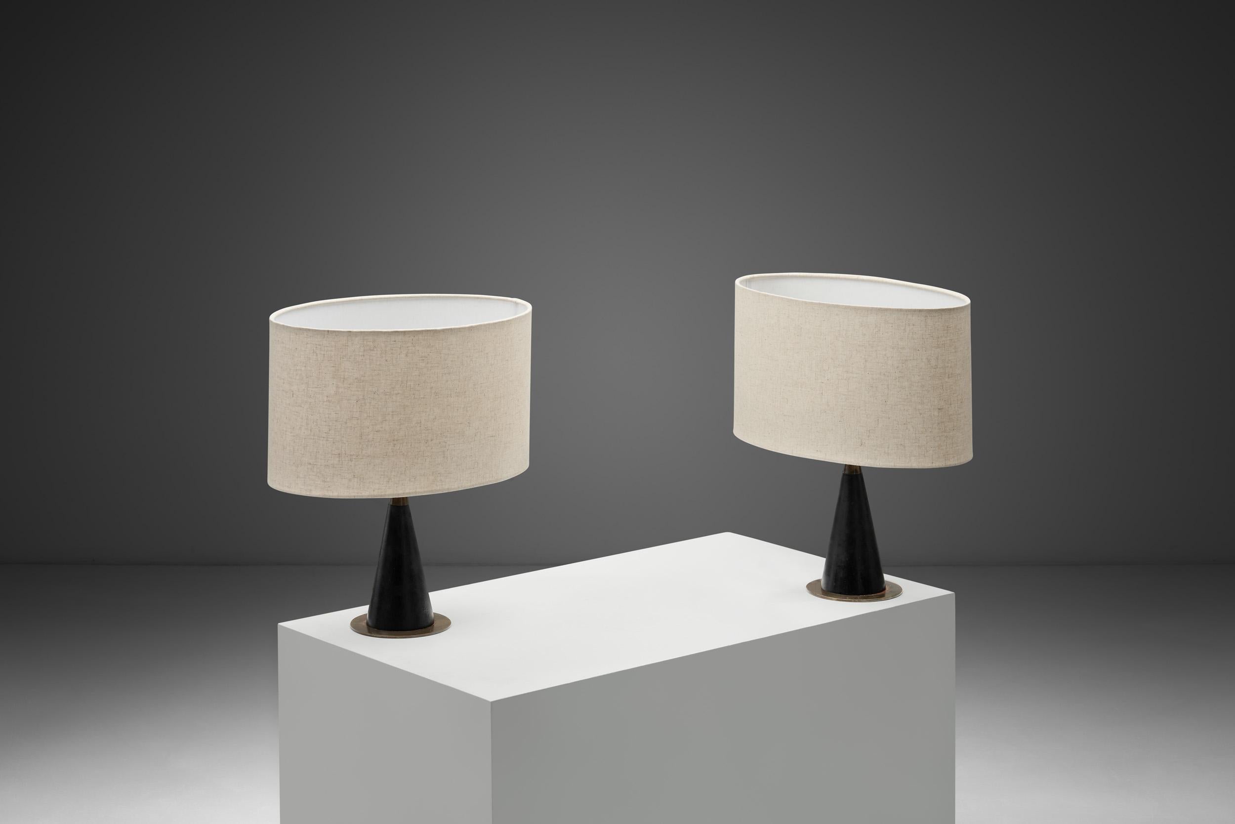 Mid-Century Modern Paire de lampes de table finlandaises par Maria Lindeman, Finlande 20e siècle en vente