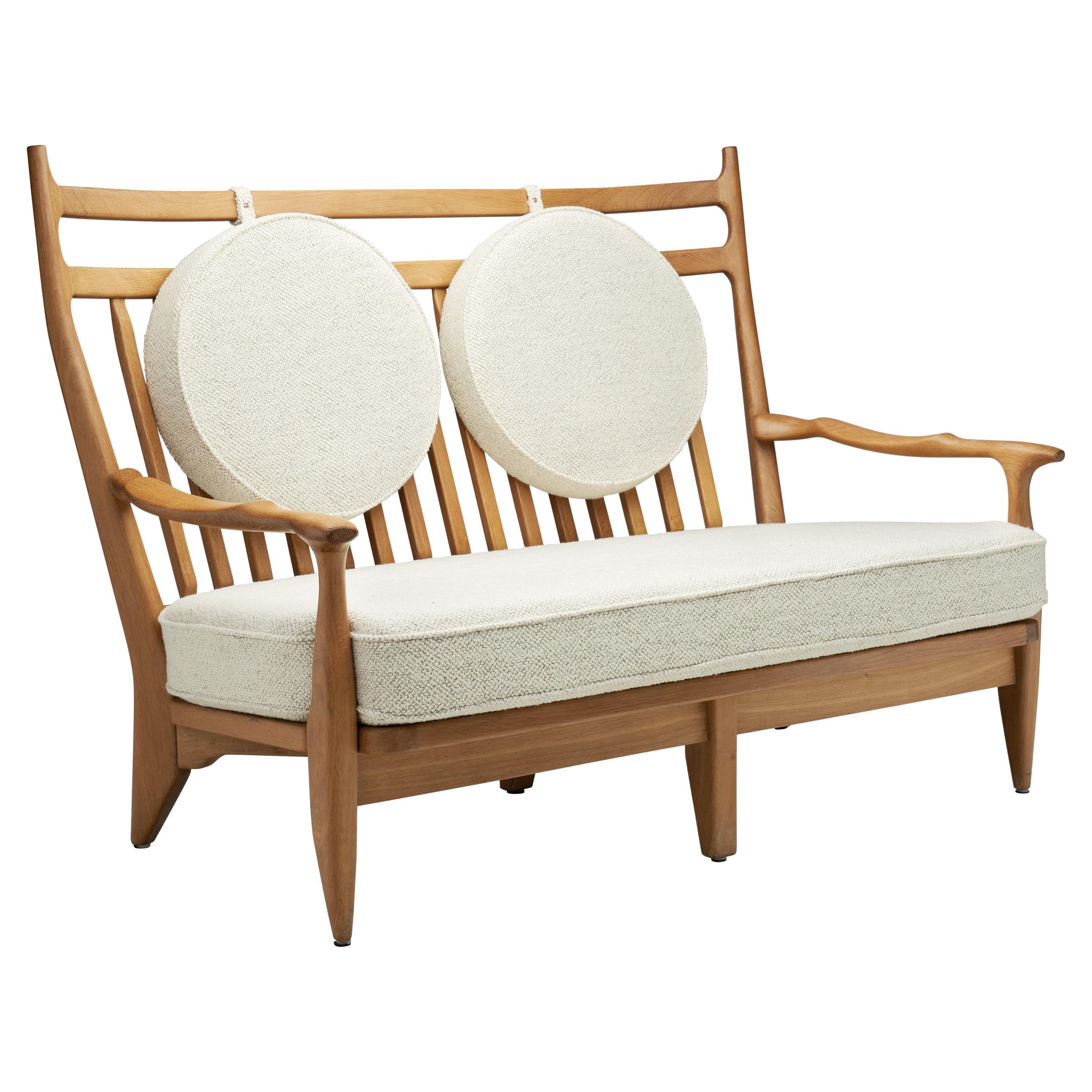 Guillerme et Chambron Zweisitzer-Sofa aus Eiche für Votre Maison, Frankreich 1960er Jahre im Angebot